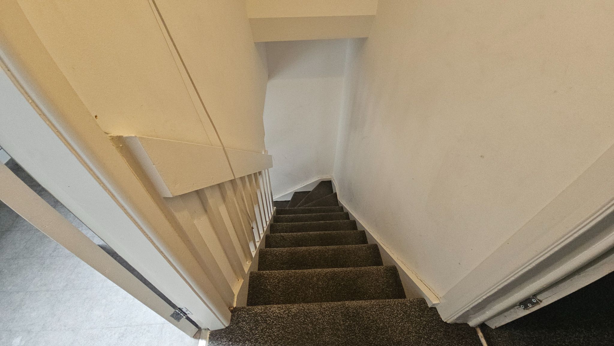 2 bedroom cottage house To Let in Chorley - stairs
