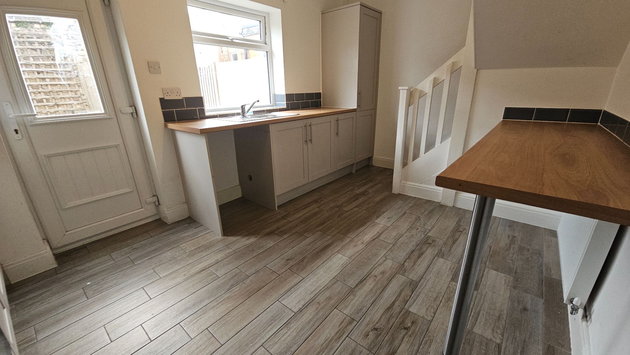 2 bedroom cottage house To Let in Chorley - kitchen