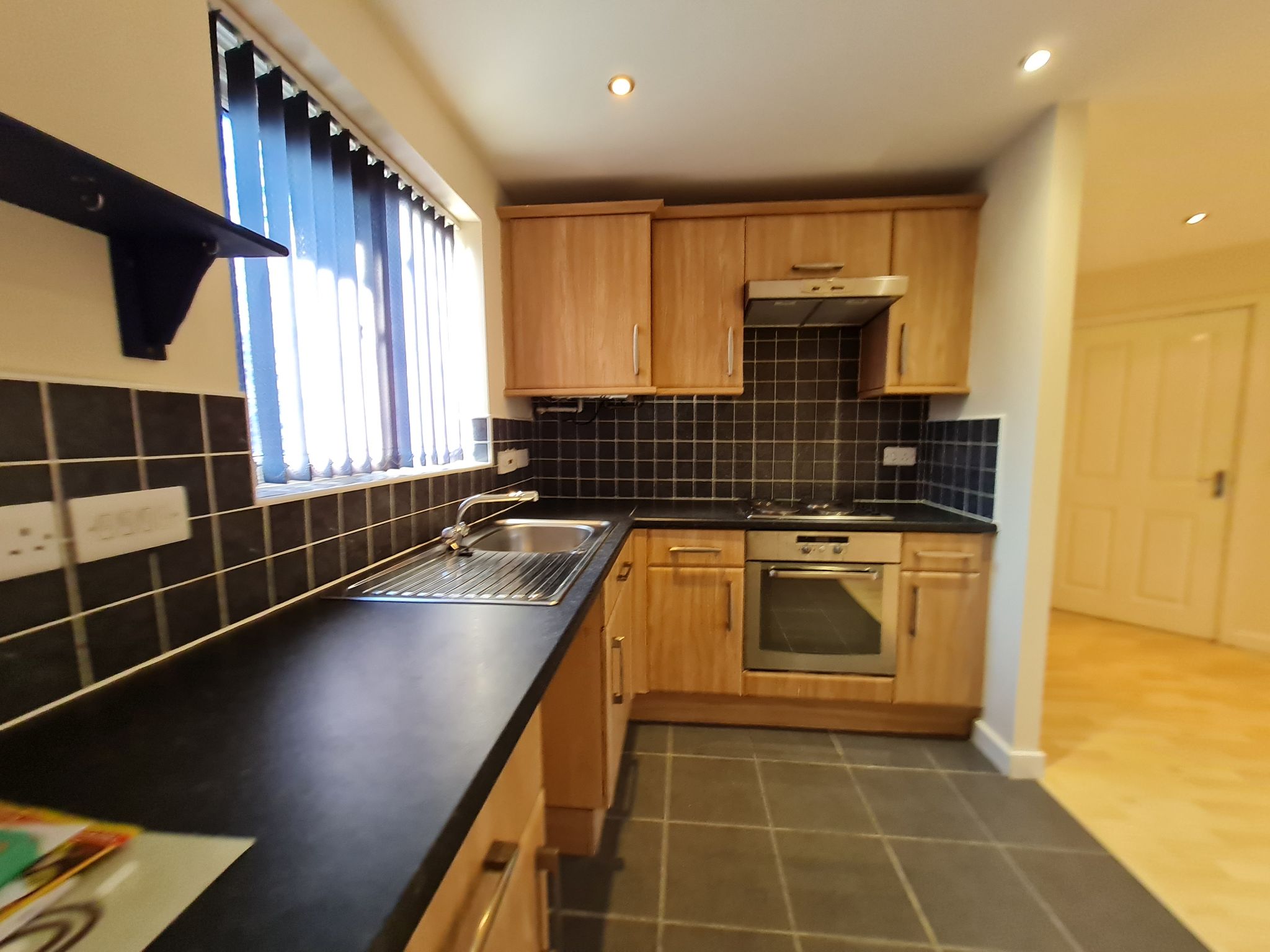 2 bedroom apartment flat/apartment Let in Chorley - kitchen