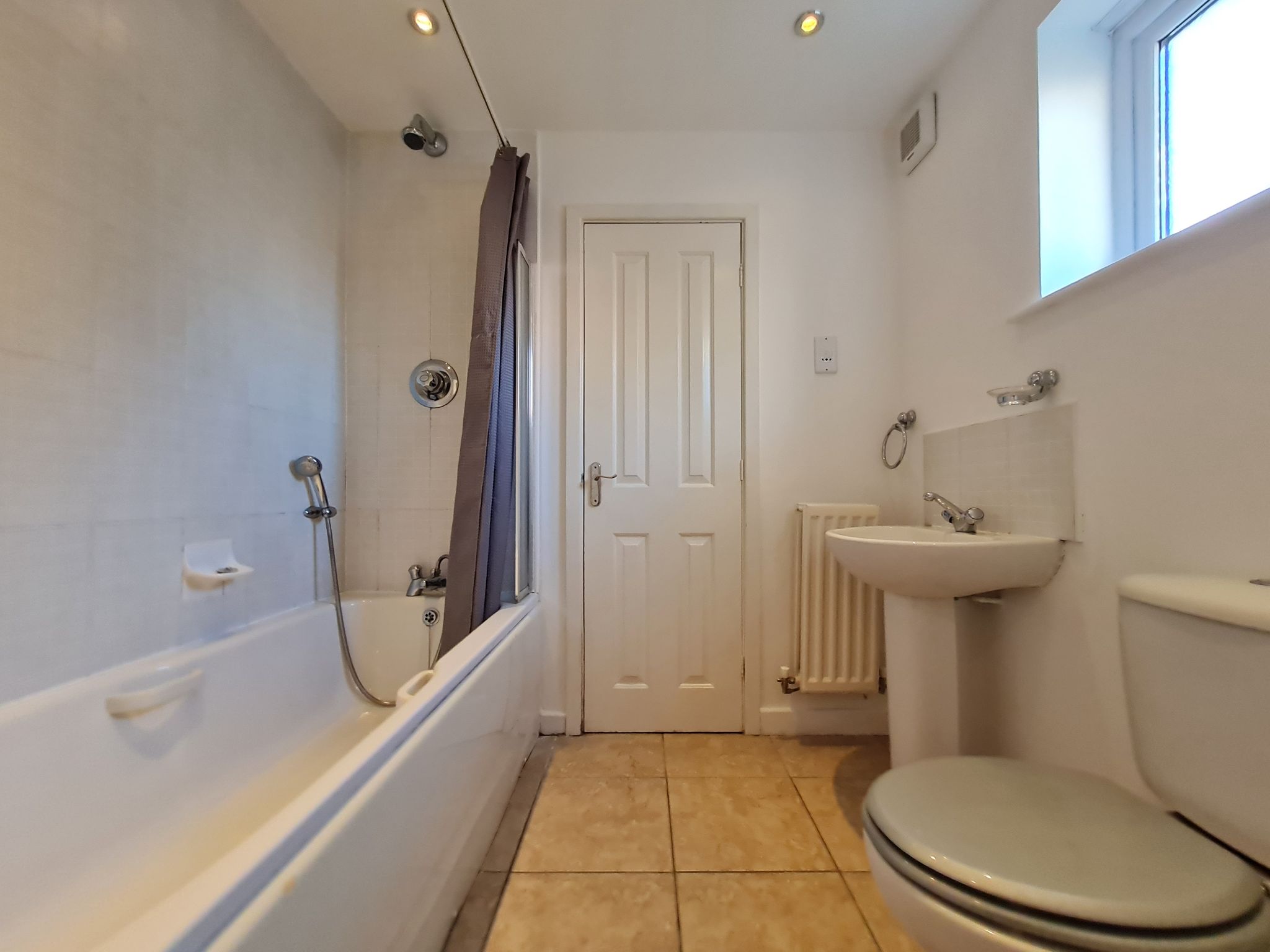 2 bedroom apartment flat/apartment Let in Chorley - bathroom