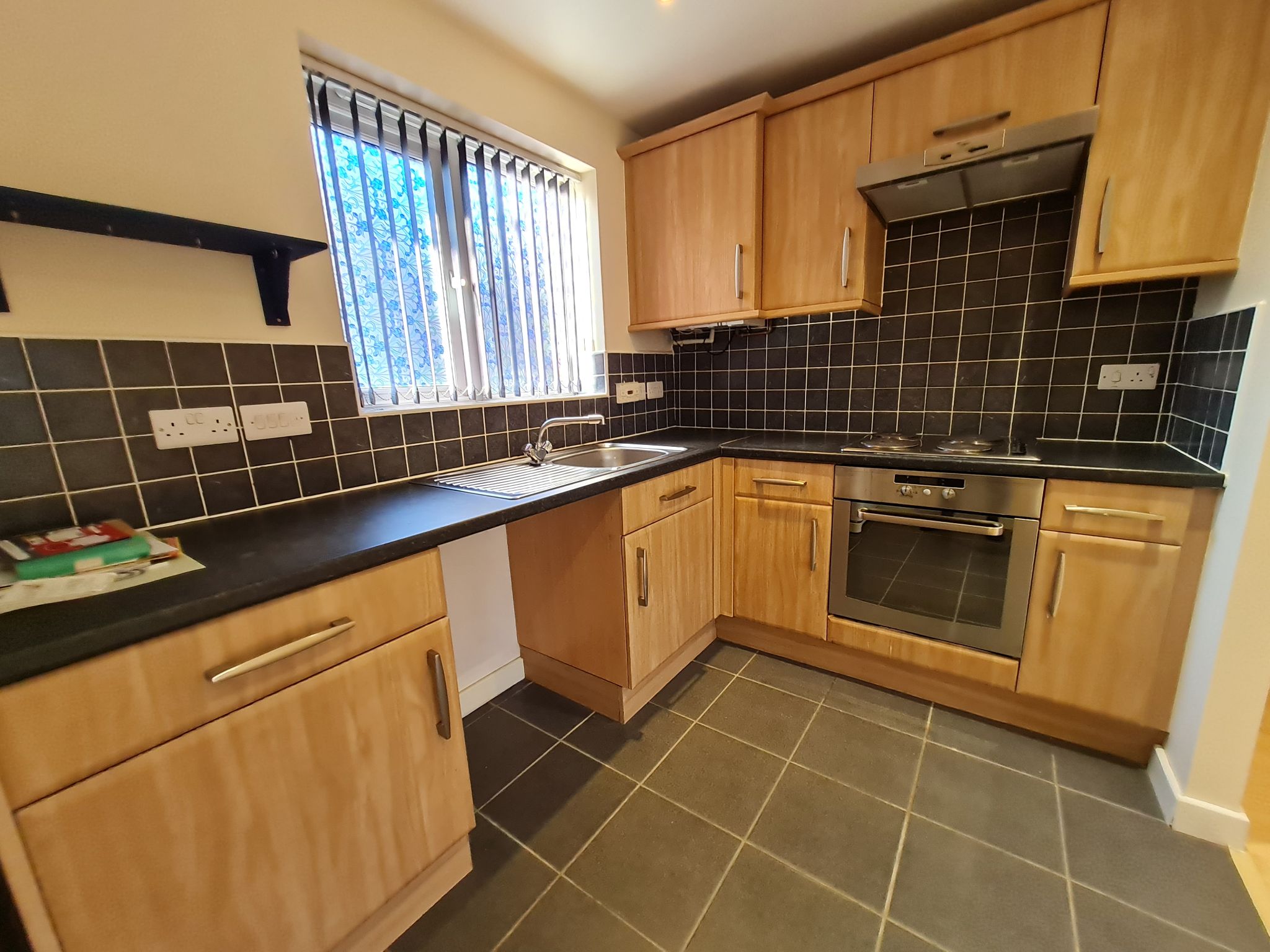 2 bedroom apartment flat/apartment Let in Chorley - Kitchen