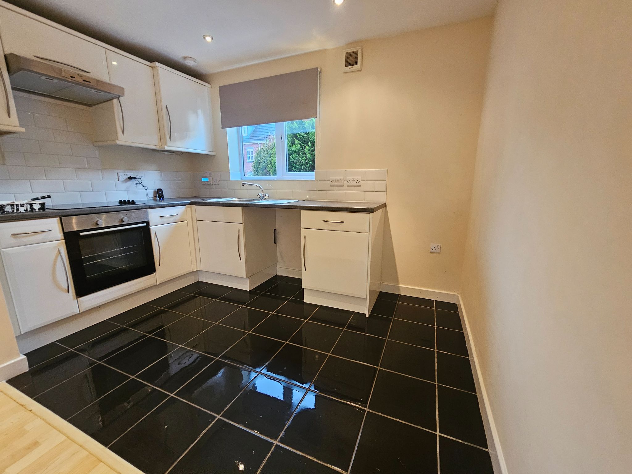 2 bedroom apartment flat/apartment Let in Chorley - Property photograph
