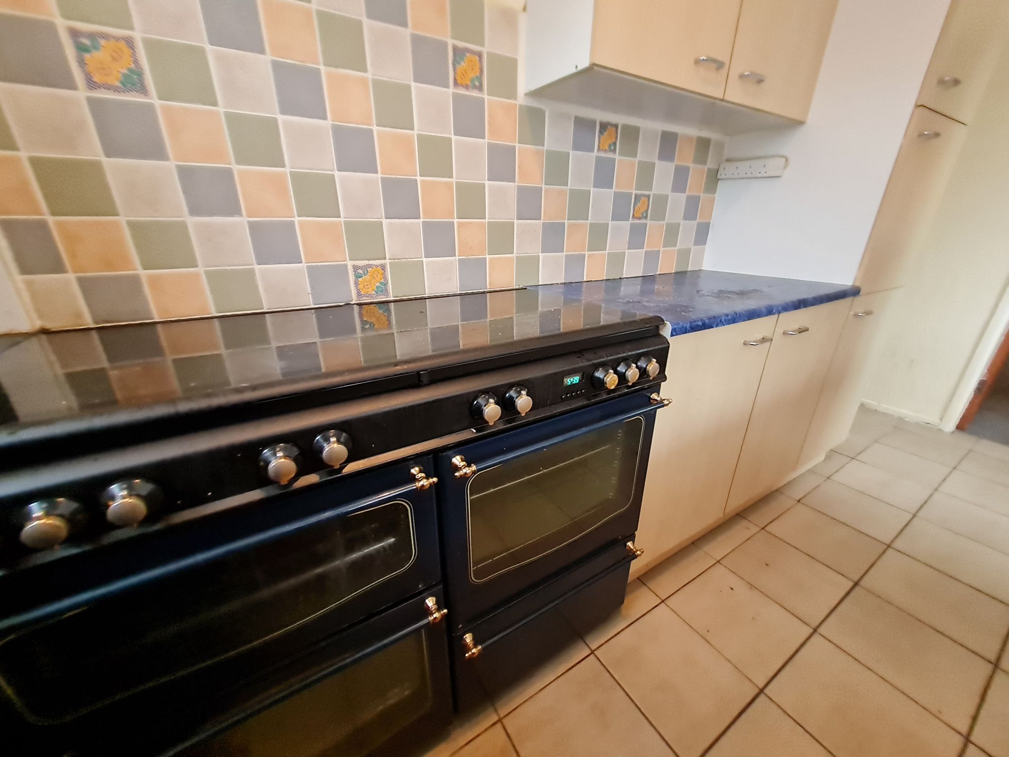 2 bedroom mid terraced house Let in Chorley - Property photograph