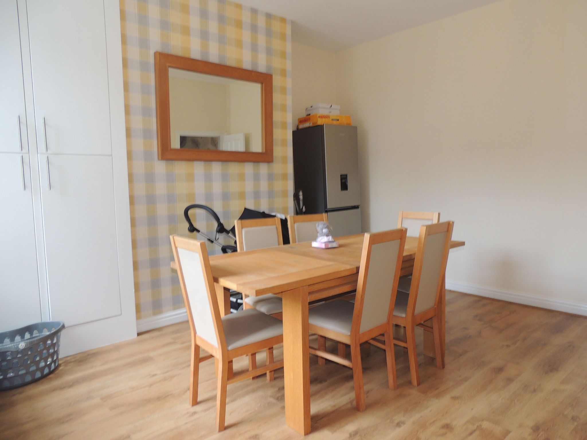 3 bedroom mid terraced house Let in Chorley - Dinning room