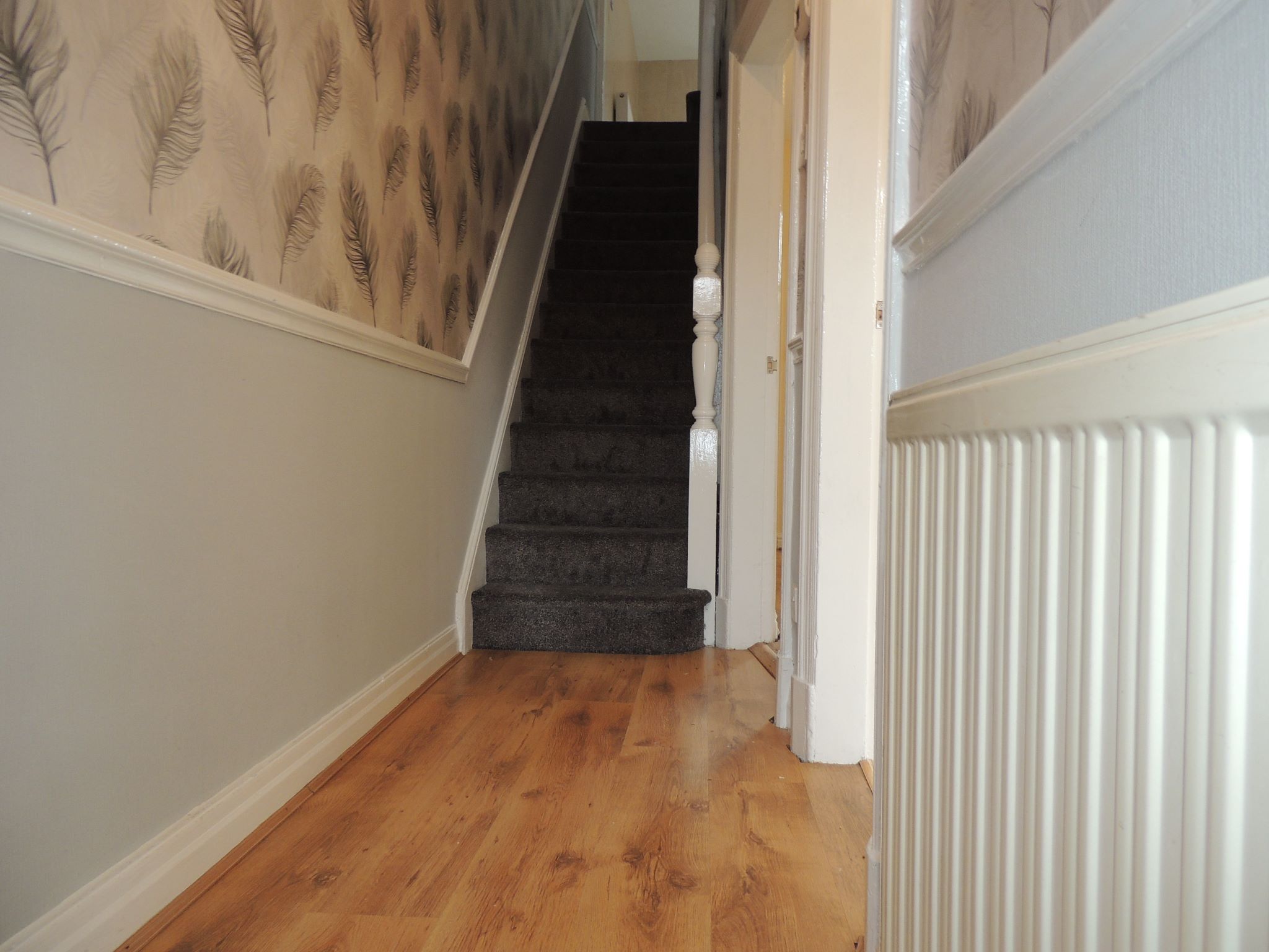 3 bedroom mid terraced house Let in Chorley - Hallway