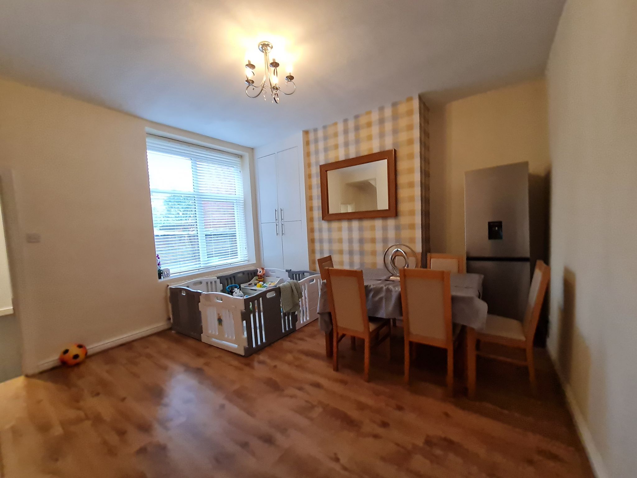 3 bedroom mid terraced house Let in Chorley - Dinning room