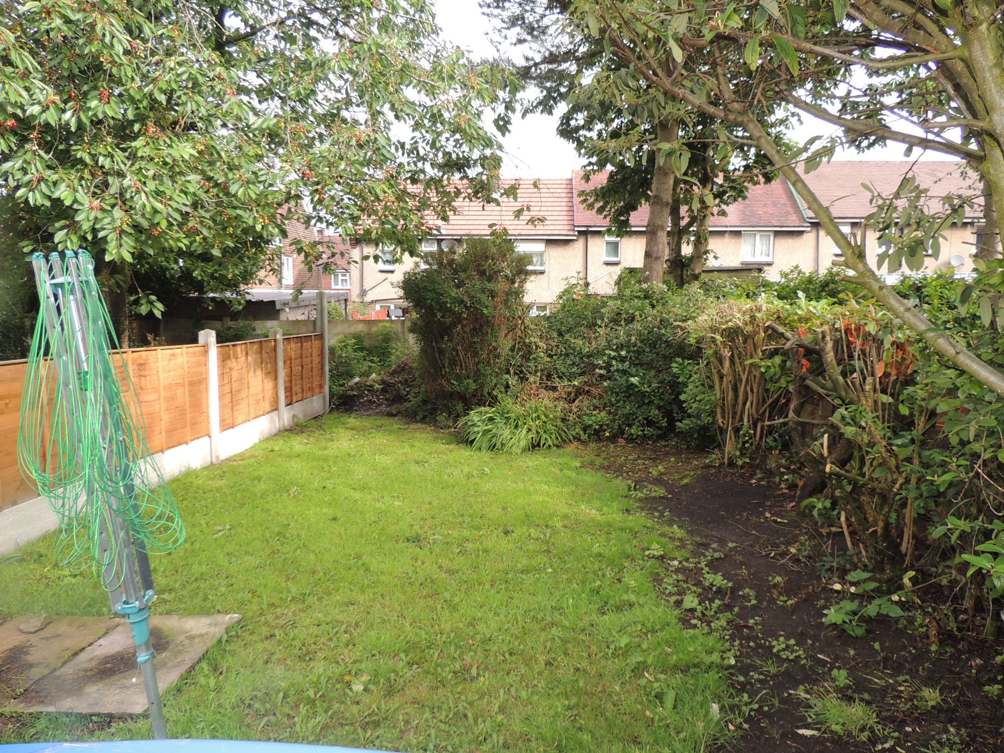 3 bedroom mid terraced house Let in Chorley - back garden