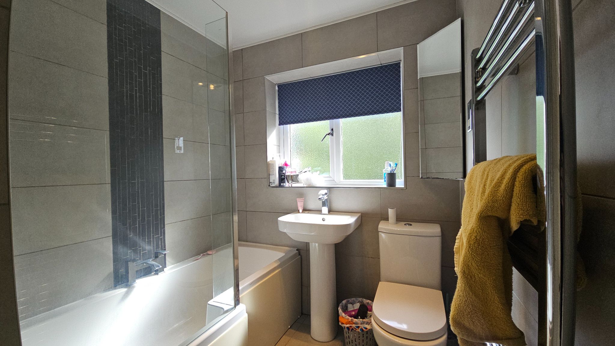 3 bedroom semi-detached house Let in Chorley - bathroom