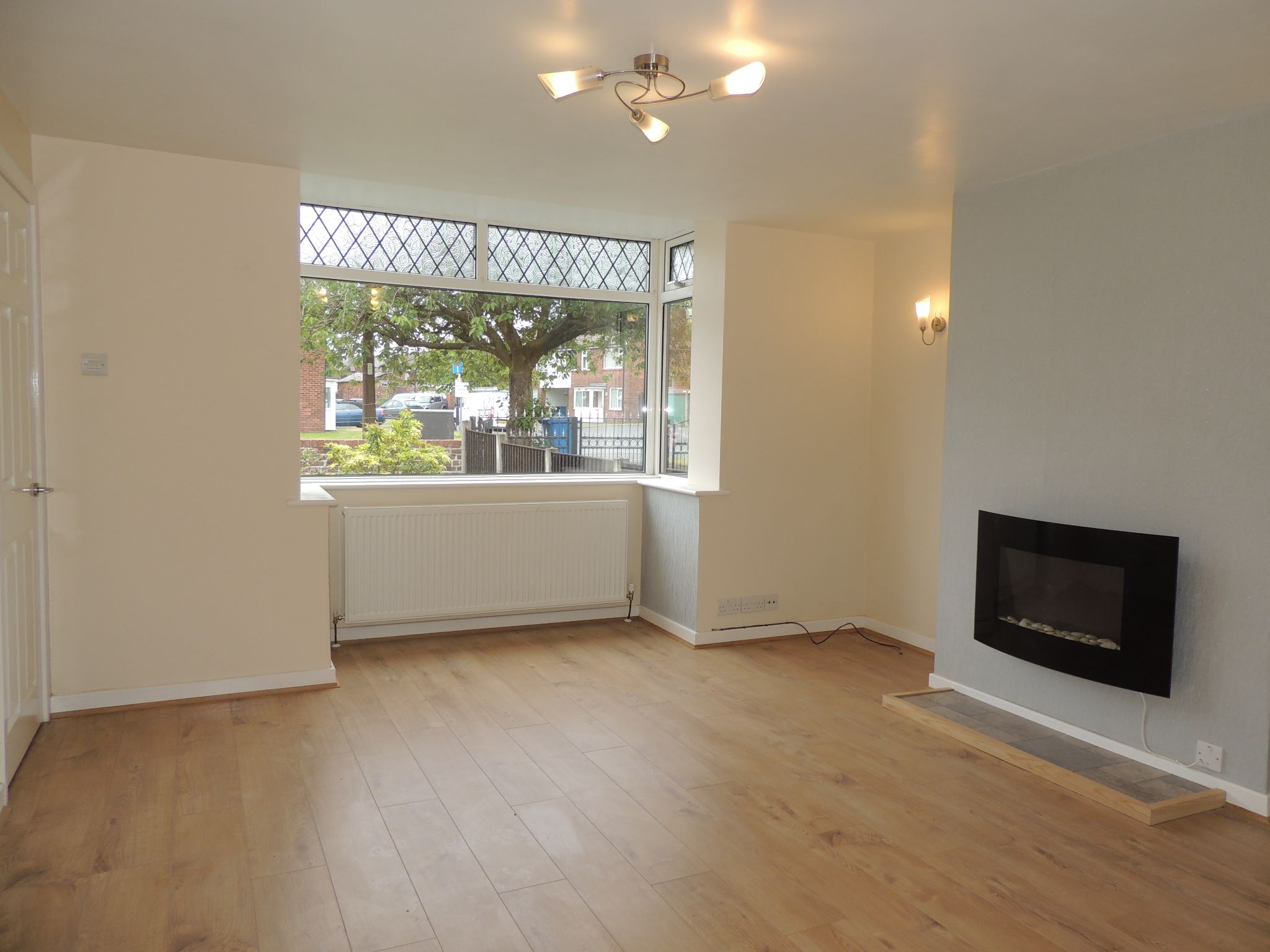 3 bedroom detached house Let in Chorley - Lounge