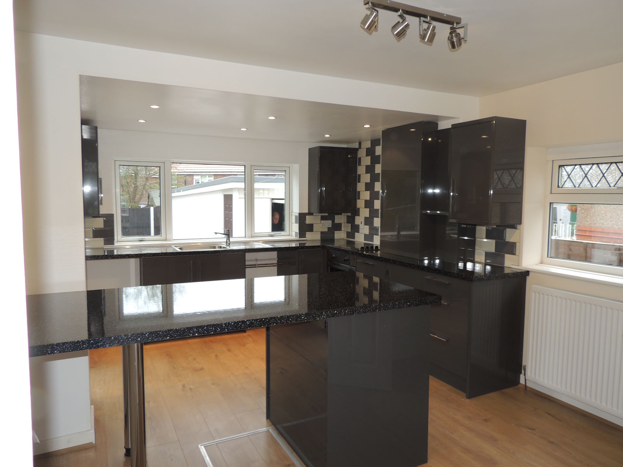 3 bedroom detached house Let in Chorley - Kitchen