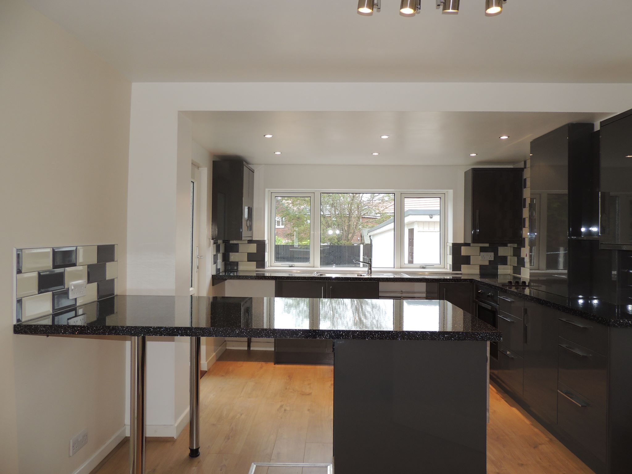 3 bedroom detached house Let in Chorley - Kitchen