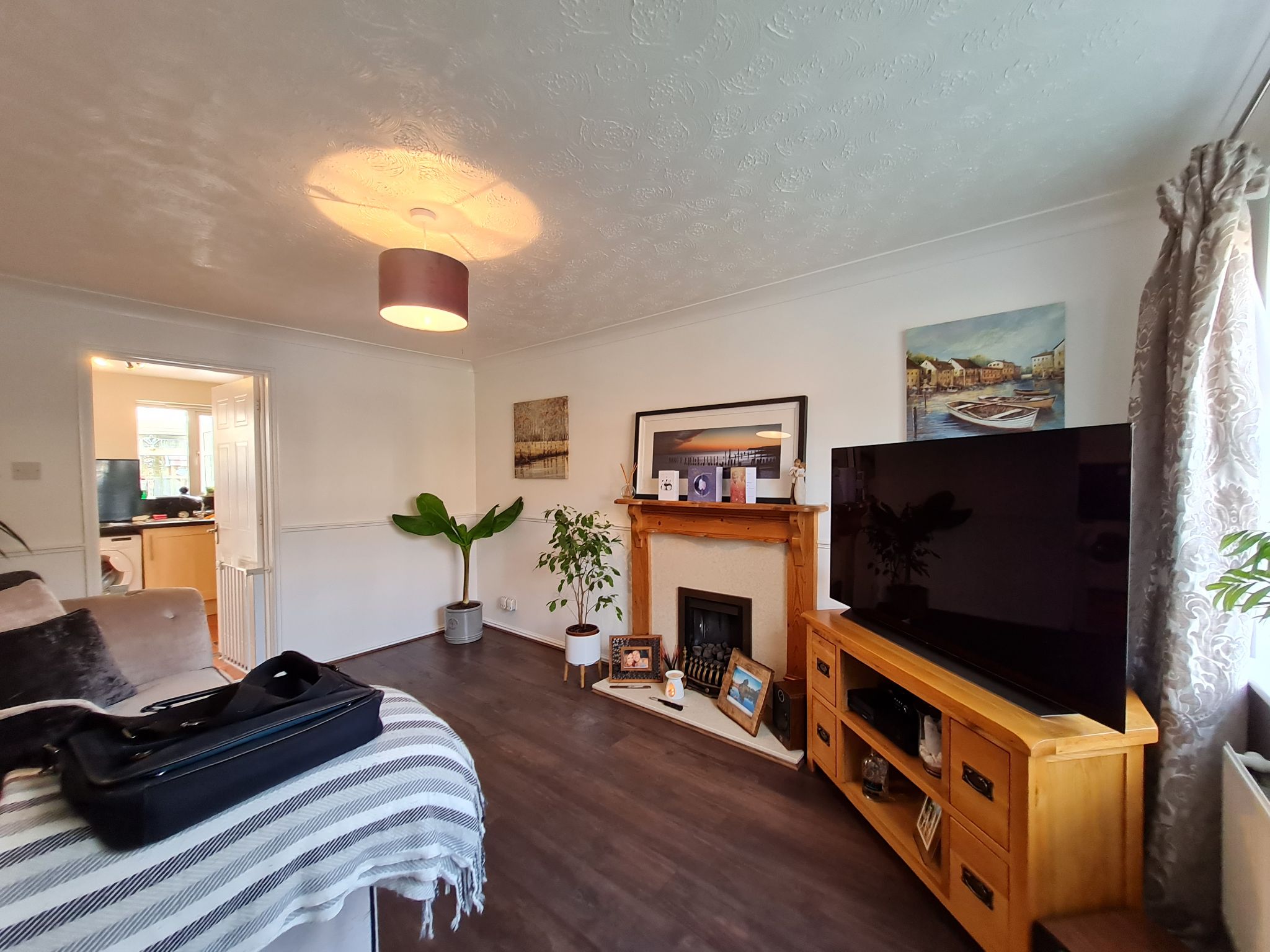 2 bedroom semi-detached house To Let in Leyland - Lounge