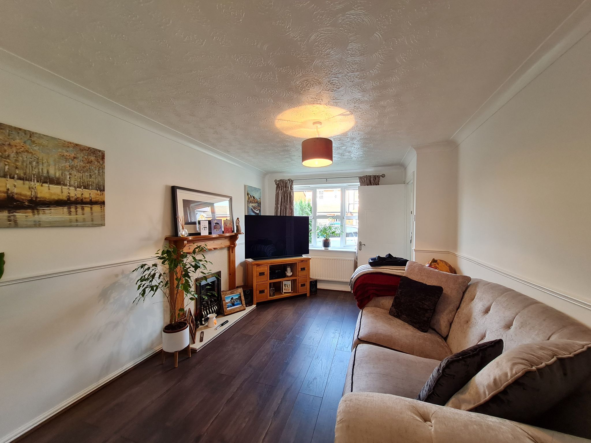2 bedroom semi-detached house To Let in Leyland - Lounge