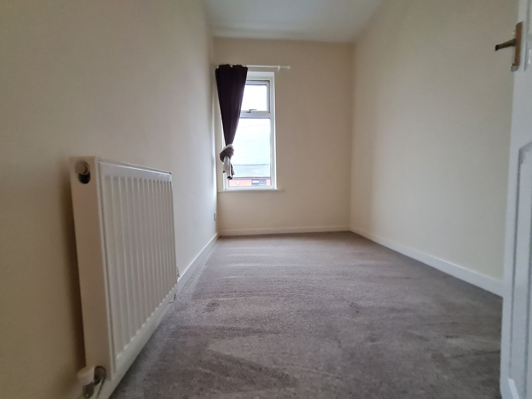 3 bedroom mid terraced house Let in Chorley - bedrrom