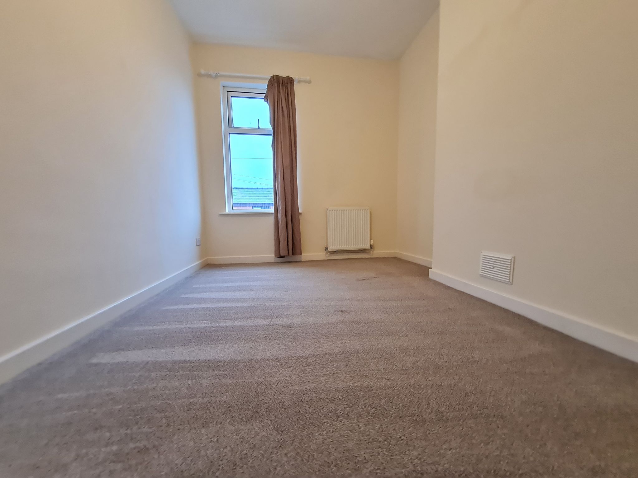 3 bedroom mid terraced house Let in Chorley - bedroom