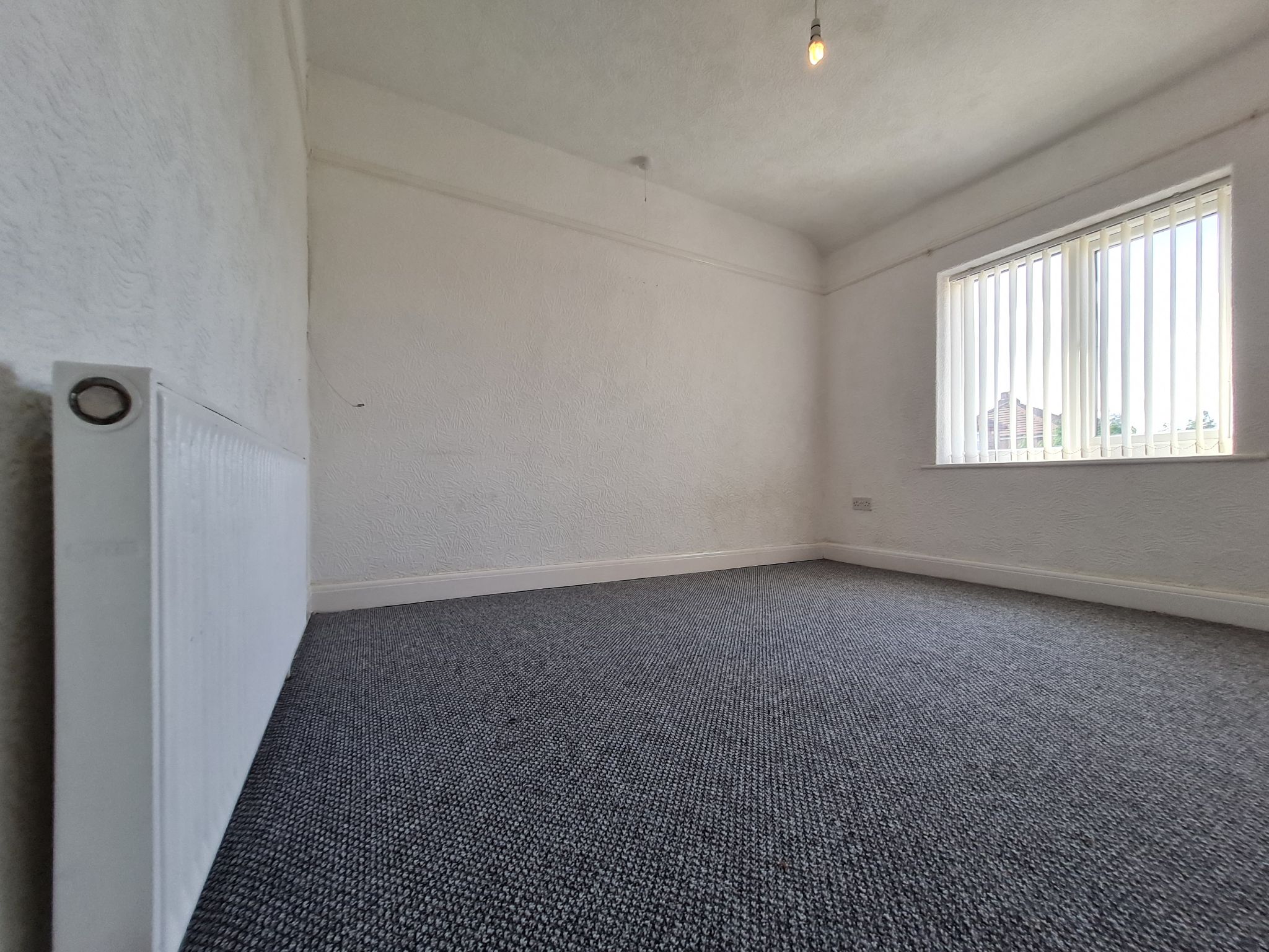 3 bedroom semi-detached house Let Agreed in Chorley - Bedroom 1
