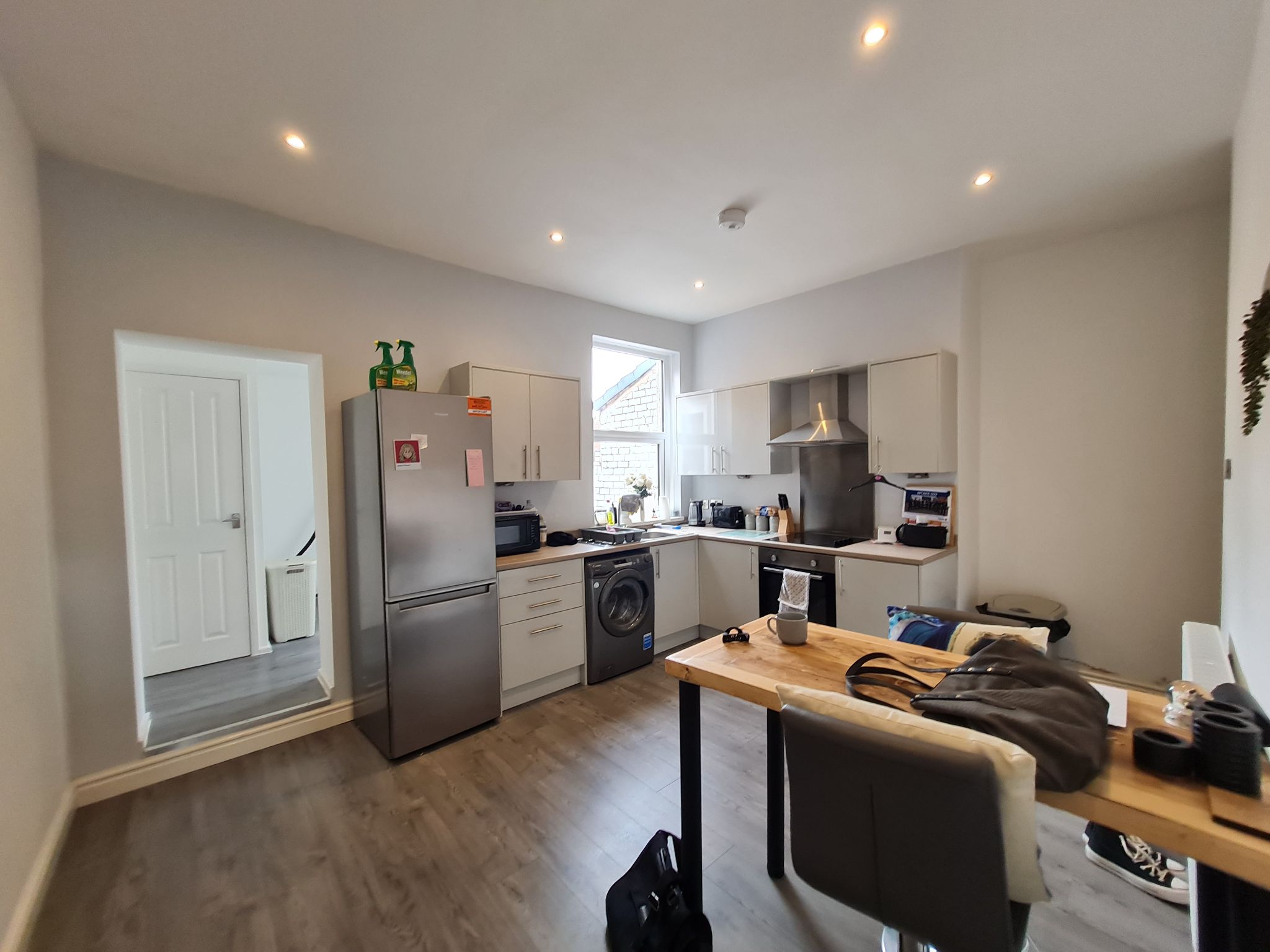 2 bedroom mid terraced house Let in Chorley - Property photograph