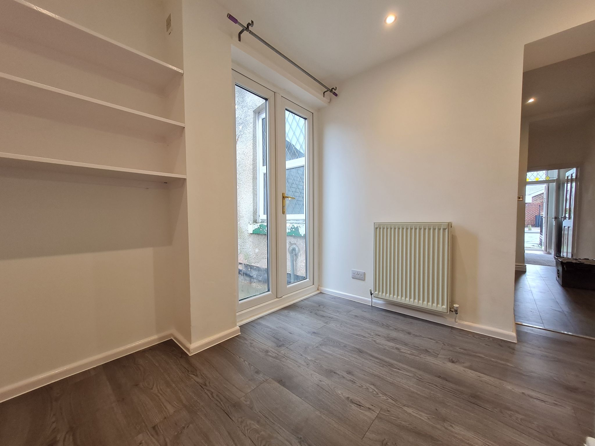 2 bedroom mid terraced house Let in Chorley - small room
