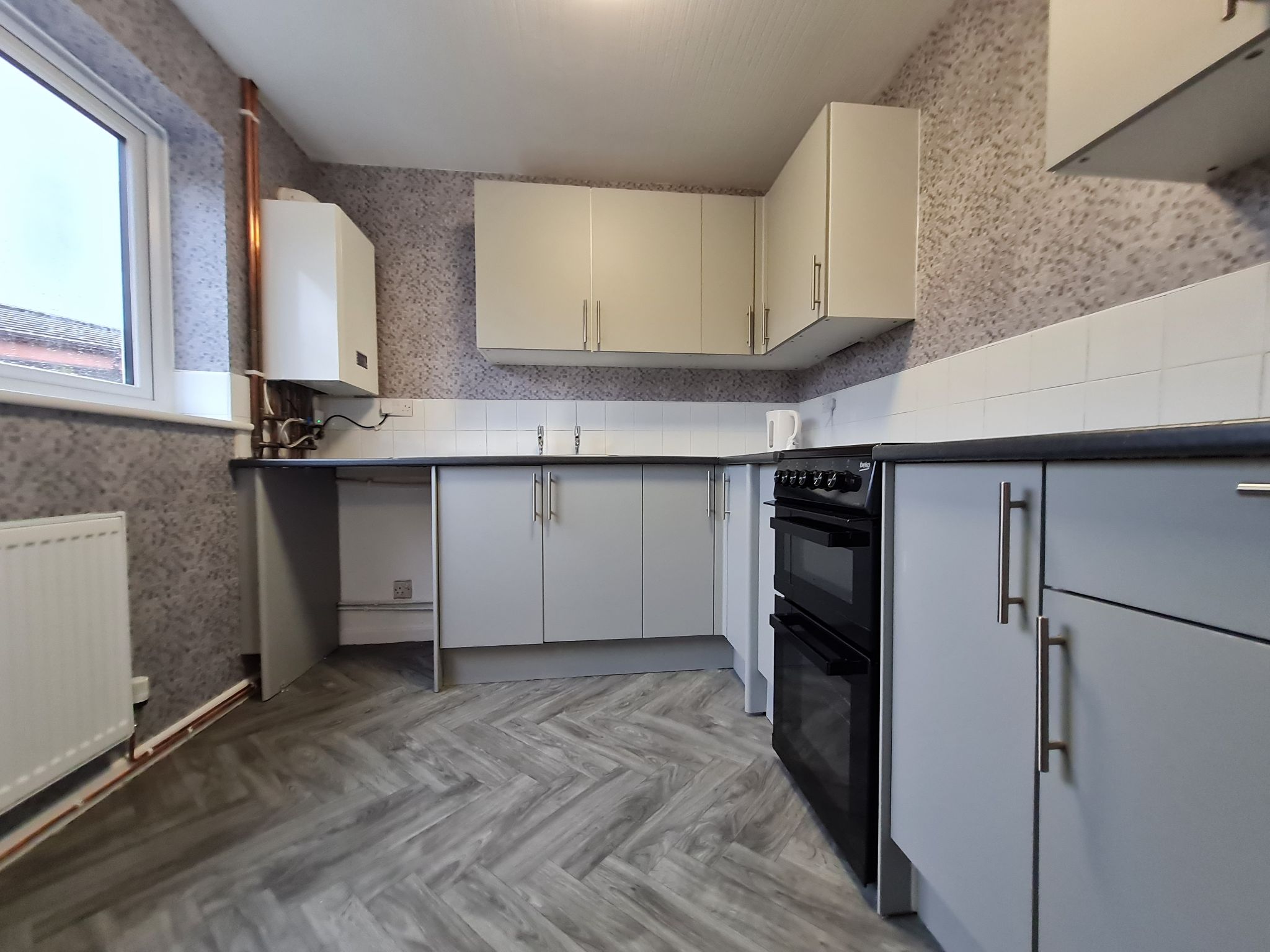 2 bedroom ground floor flat/apartment To Let in Chorley - Photograph 1