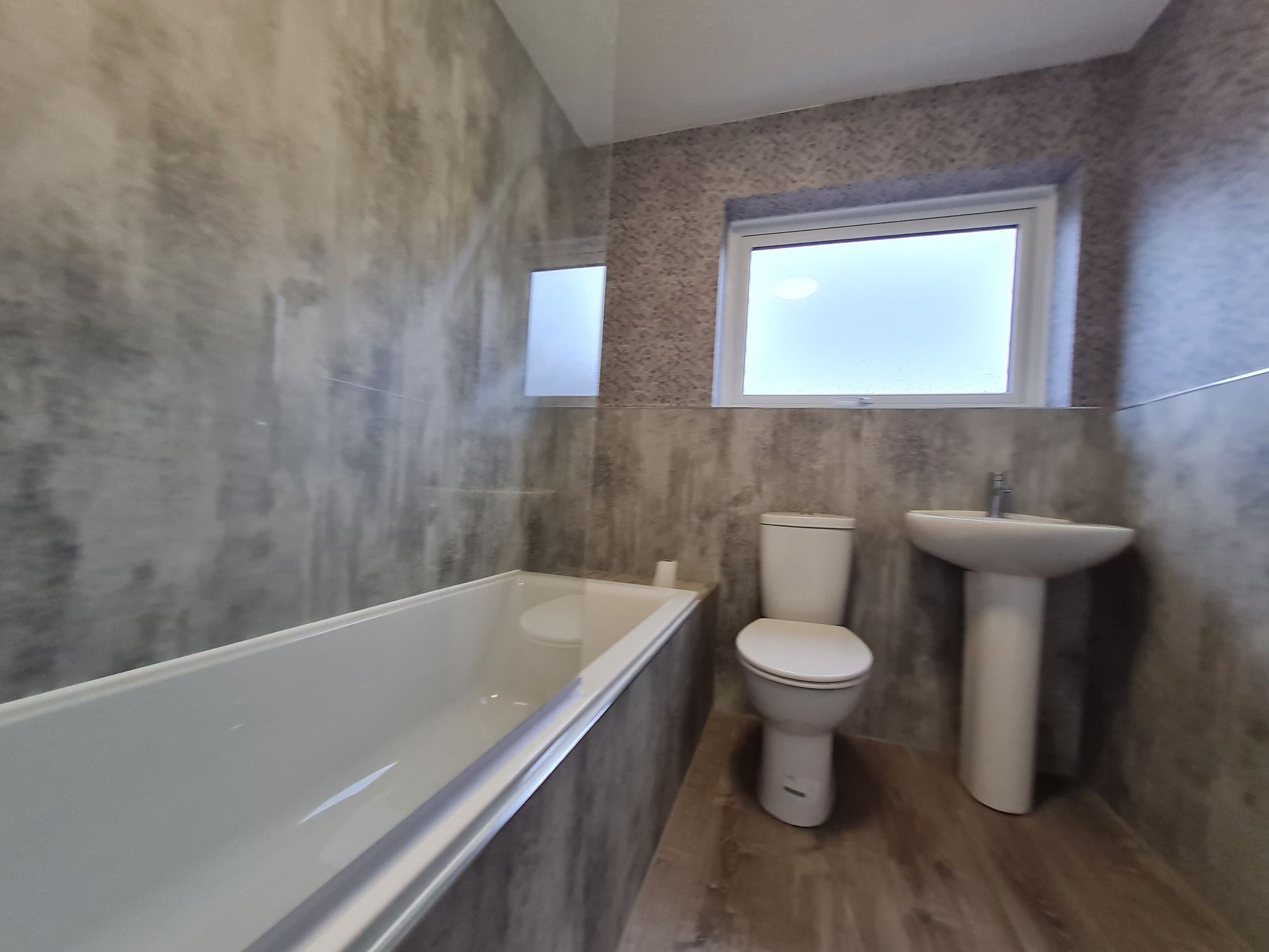 2 bedroom flat flat/apartment Let in Chorley - new bathroom