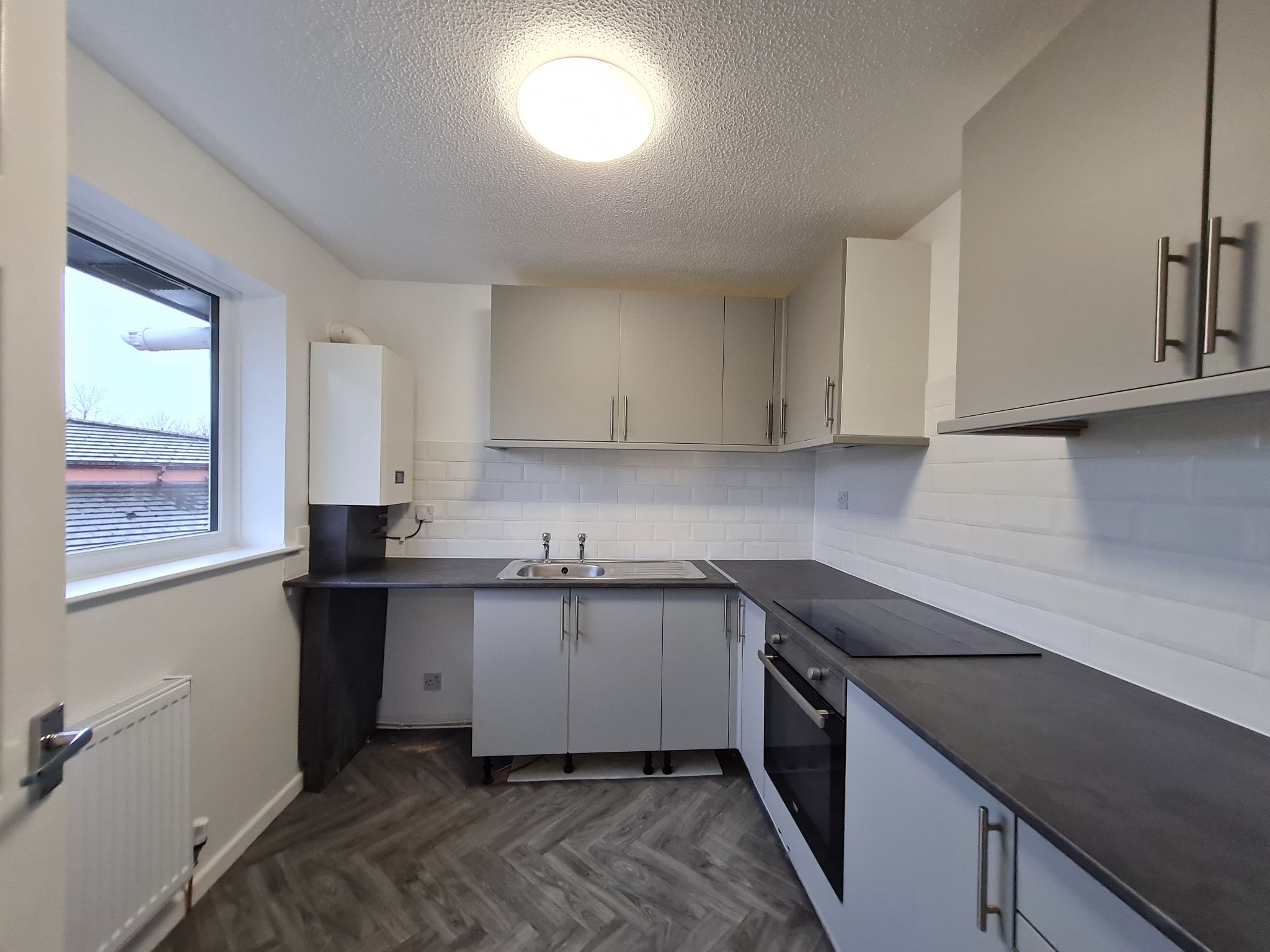 2 bedroom flat flat/apartment Let in Chorley - new kitchen