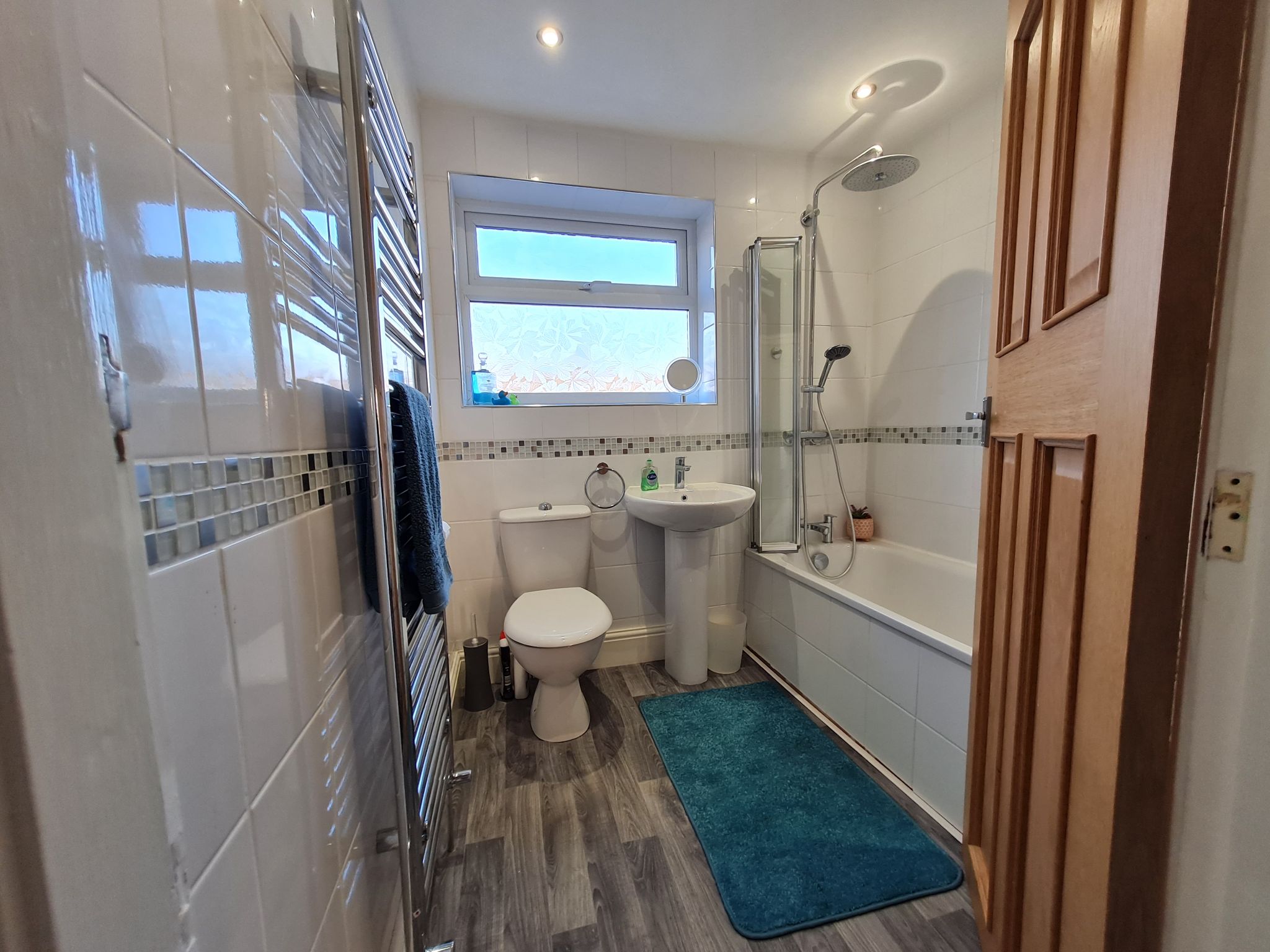 3 bedroom end terraced house Let in South Ribble - Bathroom