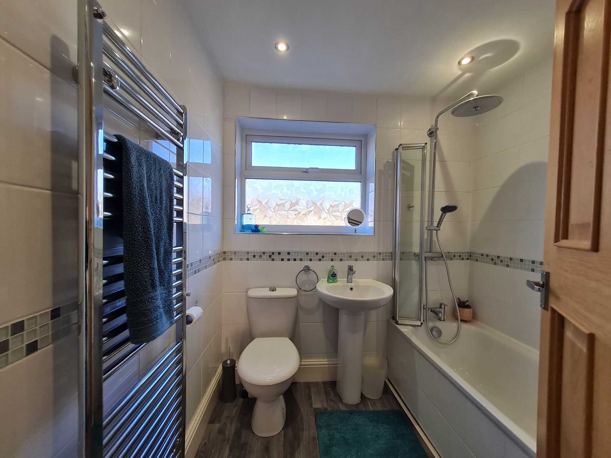 3 bedroom end terraced house Let in South Ribble - Bathroom