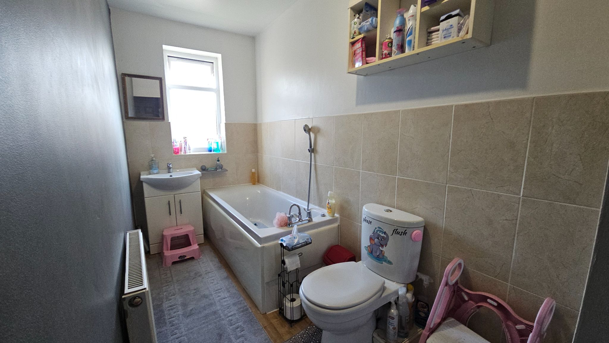 3 bedroom mid terraced house To Let in Chorley - Bathroom
