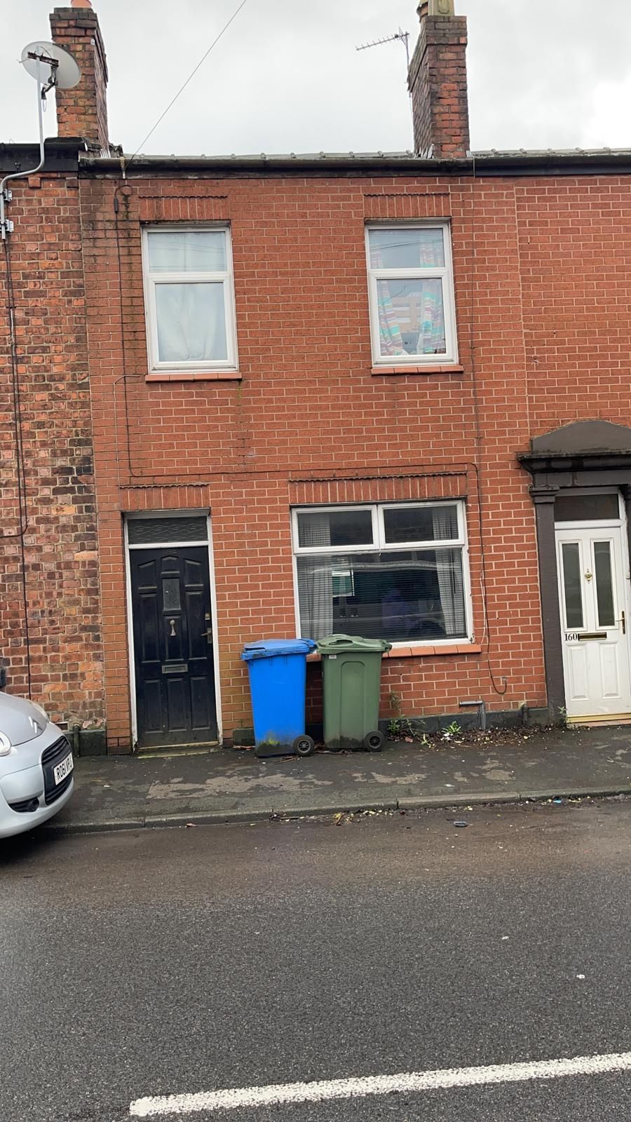 3 bedroom detached bungalow Let in Chorley - Photograph 1