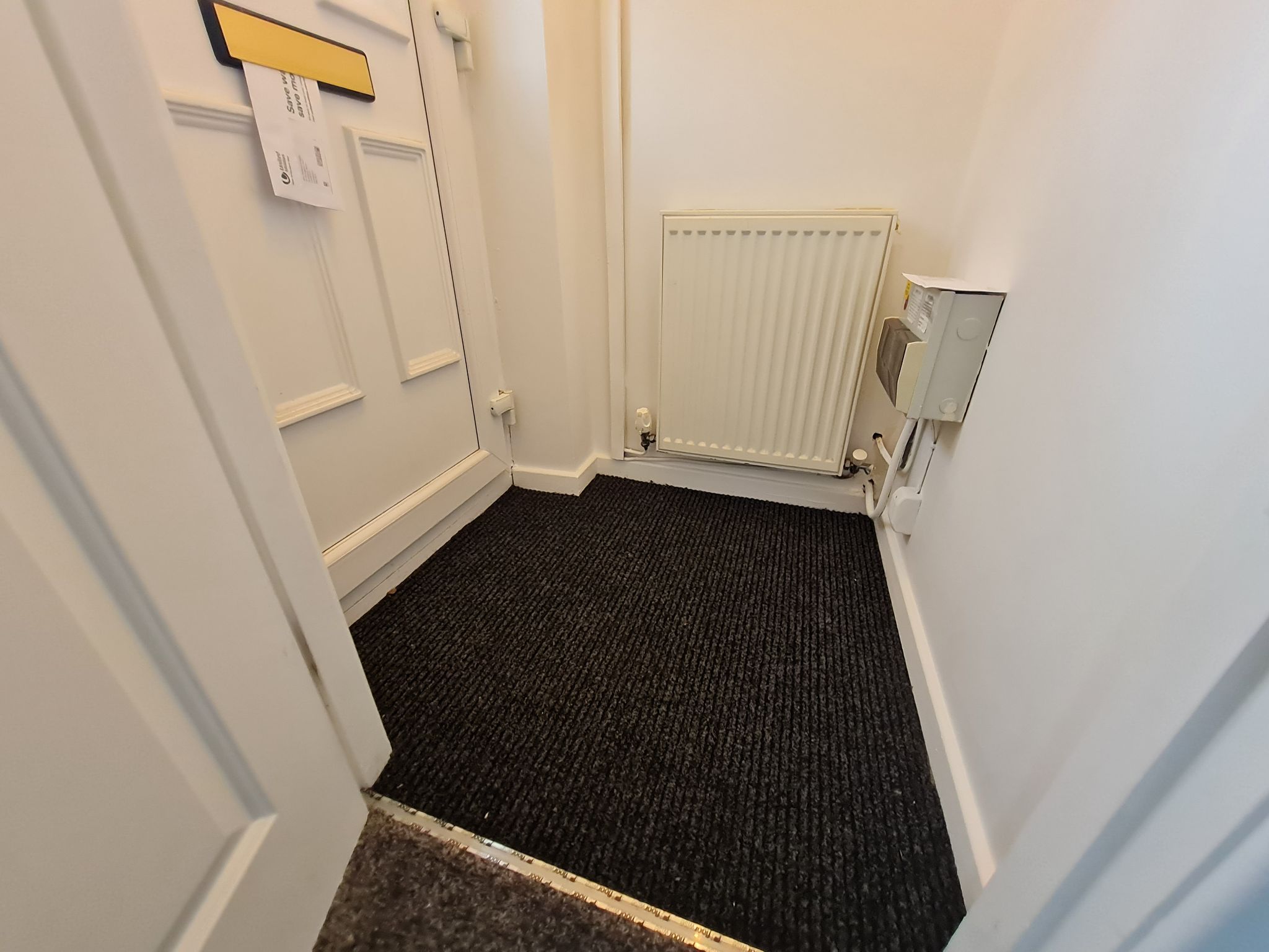 2 bedroom semi-detached house Let in Chorley - hallway
