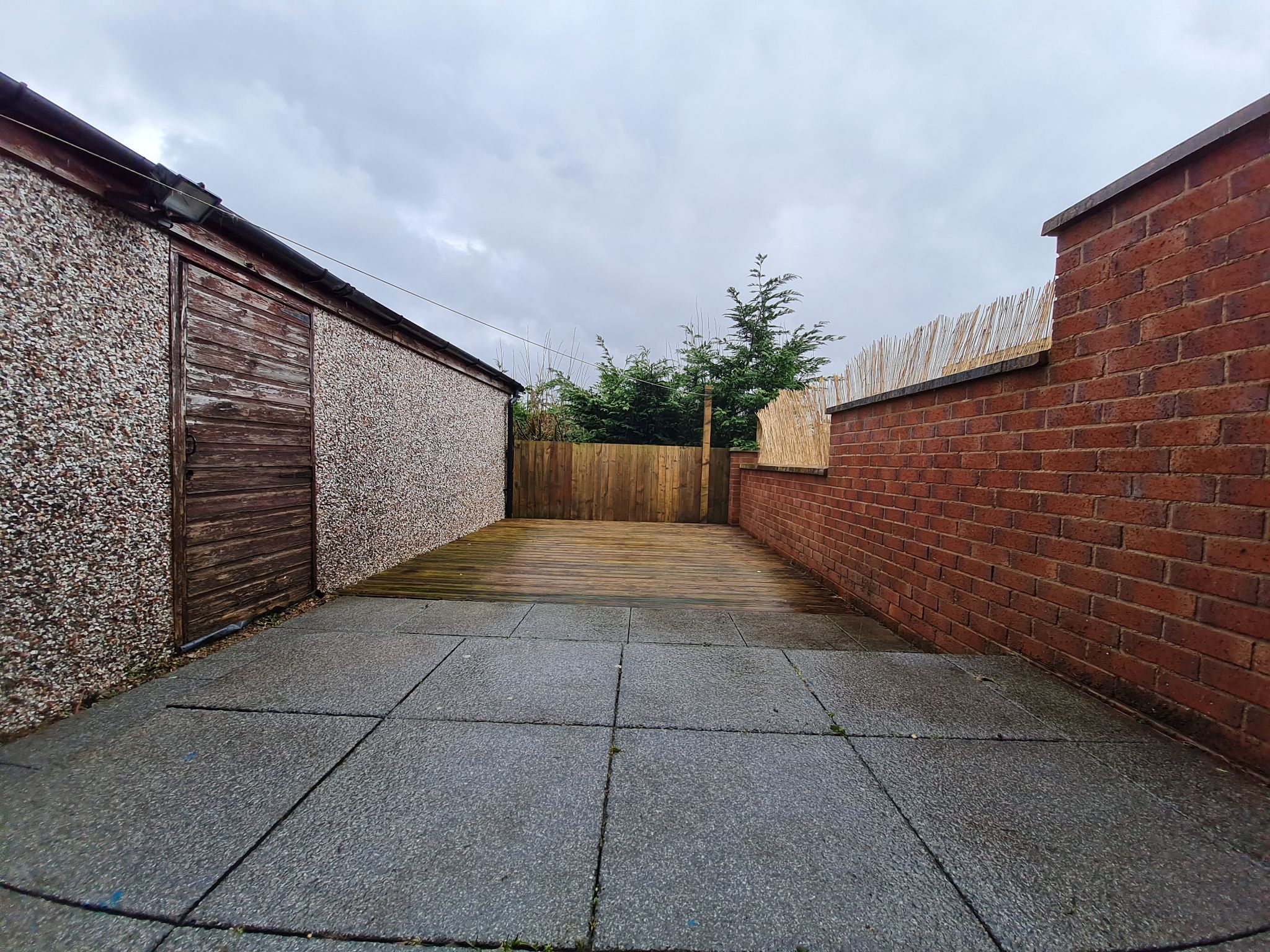 2 bedroom semi-detached house Let in Chorley - Rear yard