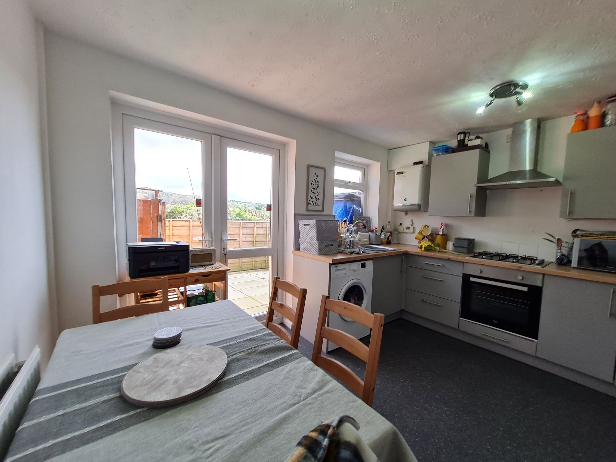 2 bedroom semi-detached house Let in Chorley - Photograph 3