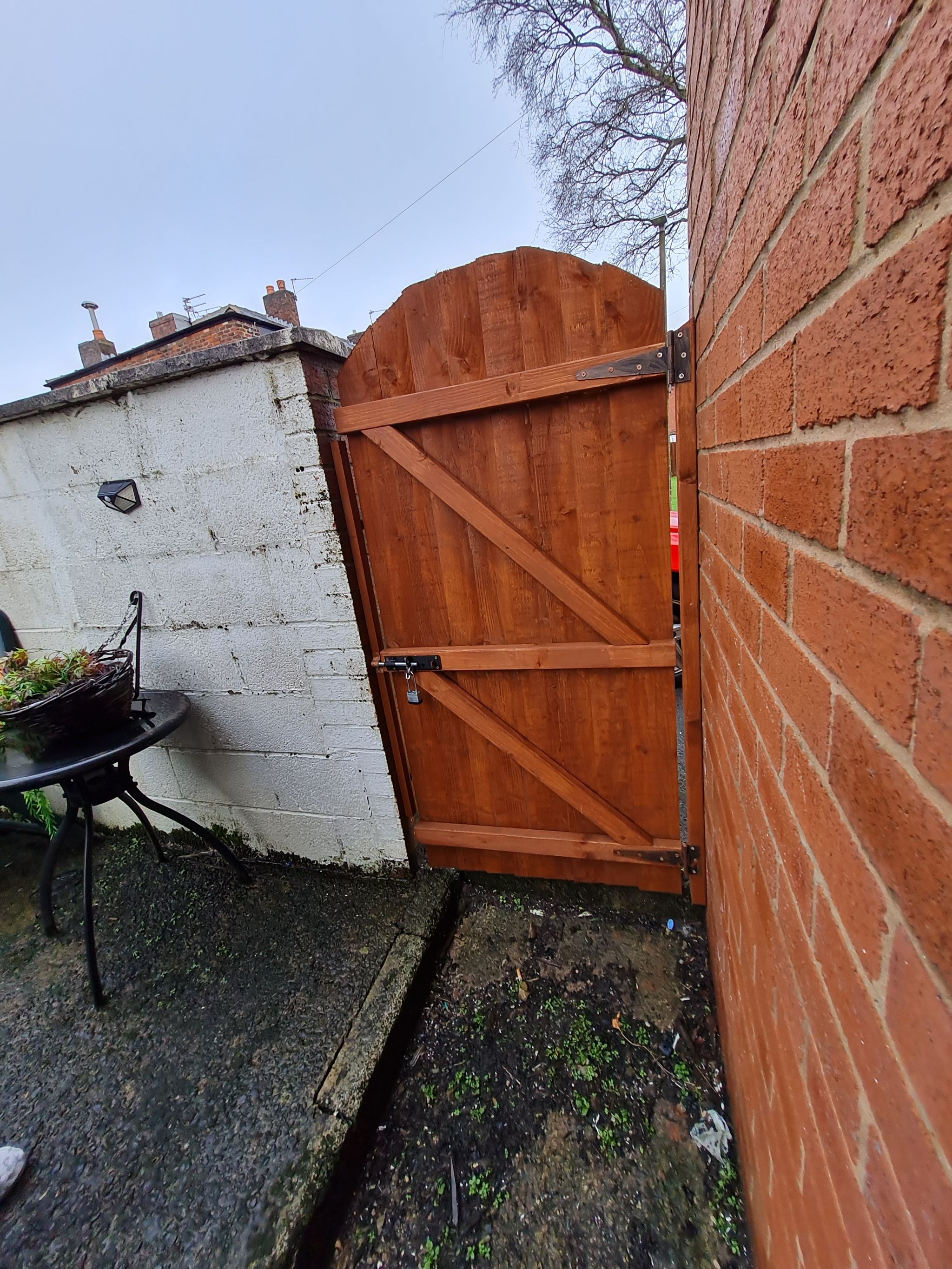 2 bedroom end terraced house Let in Chorley - Photograph 5