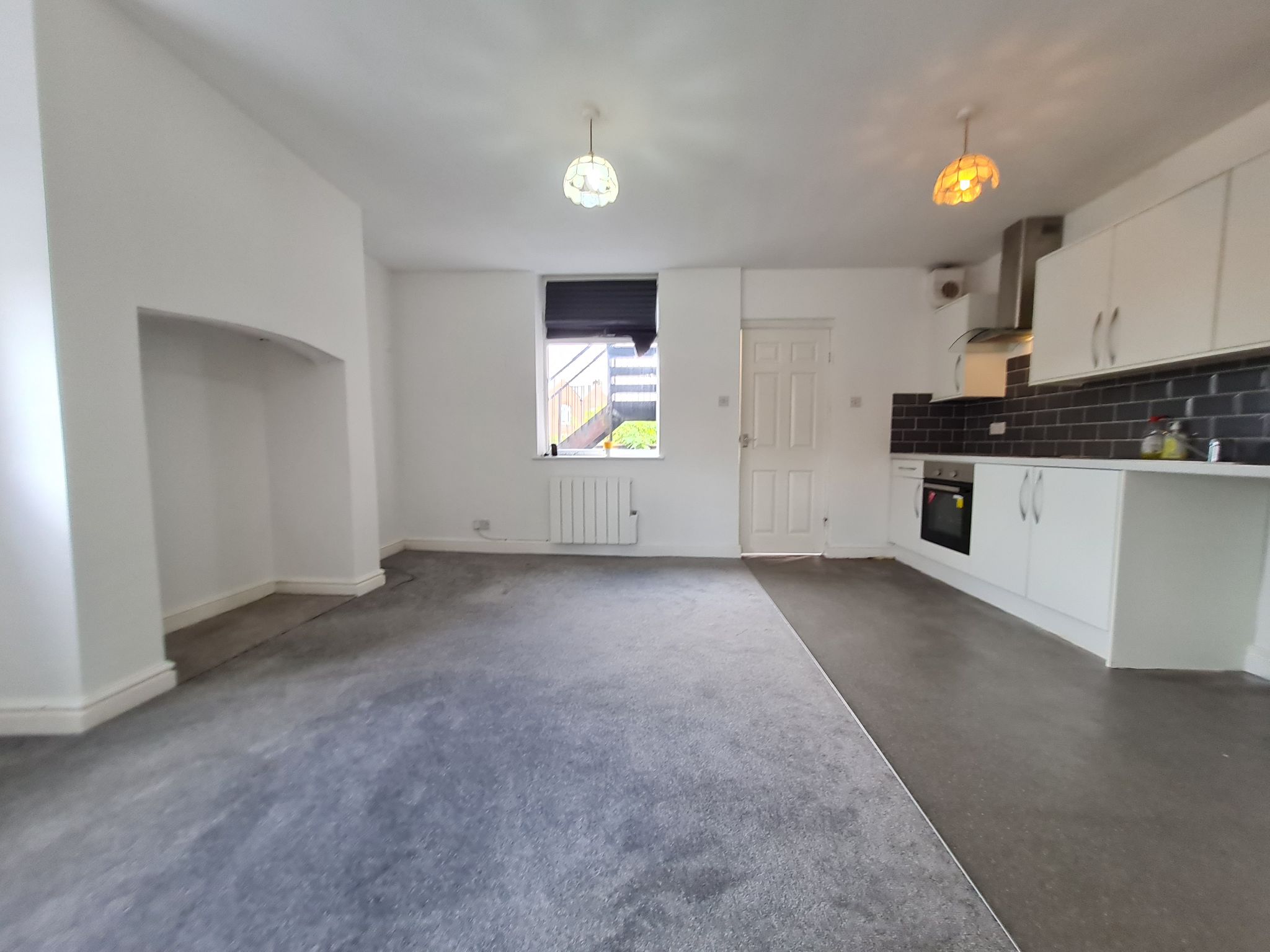 2 bedroom ground floor flat/apartment Let in Chorley - open plan kitchen