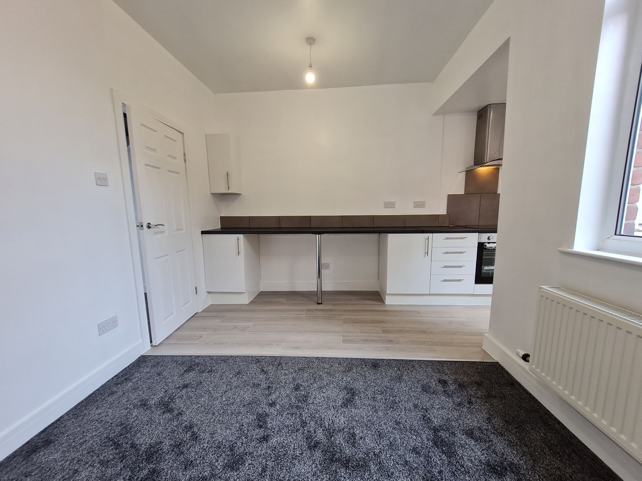 2 bedroom mid terraced house Let in Chorley - Property photograph