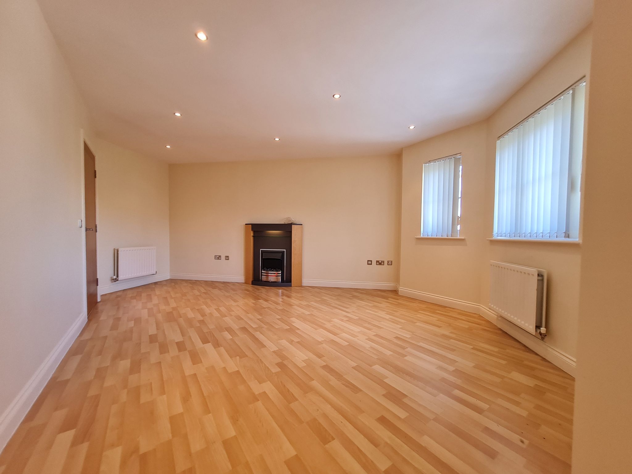 2 bedroom apartment flat/apartment To Let in Preston - Lounge