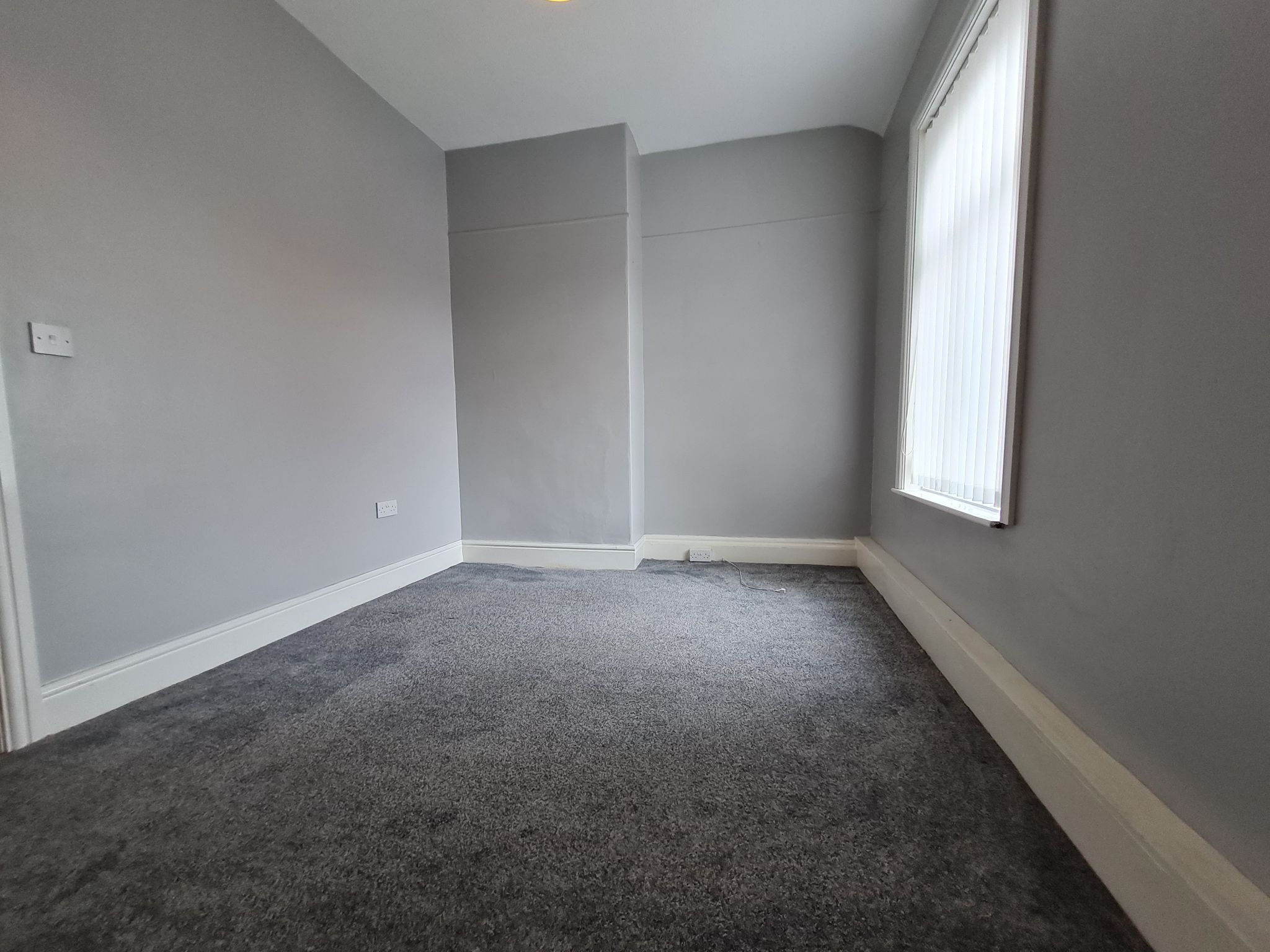 2 bedroom mid terraced house Let in Chorley - bedroom