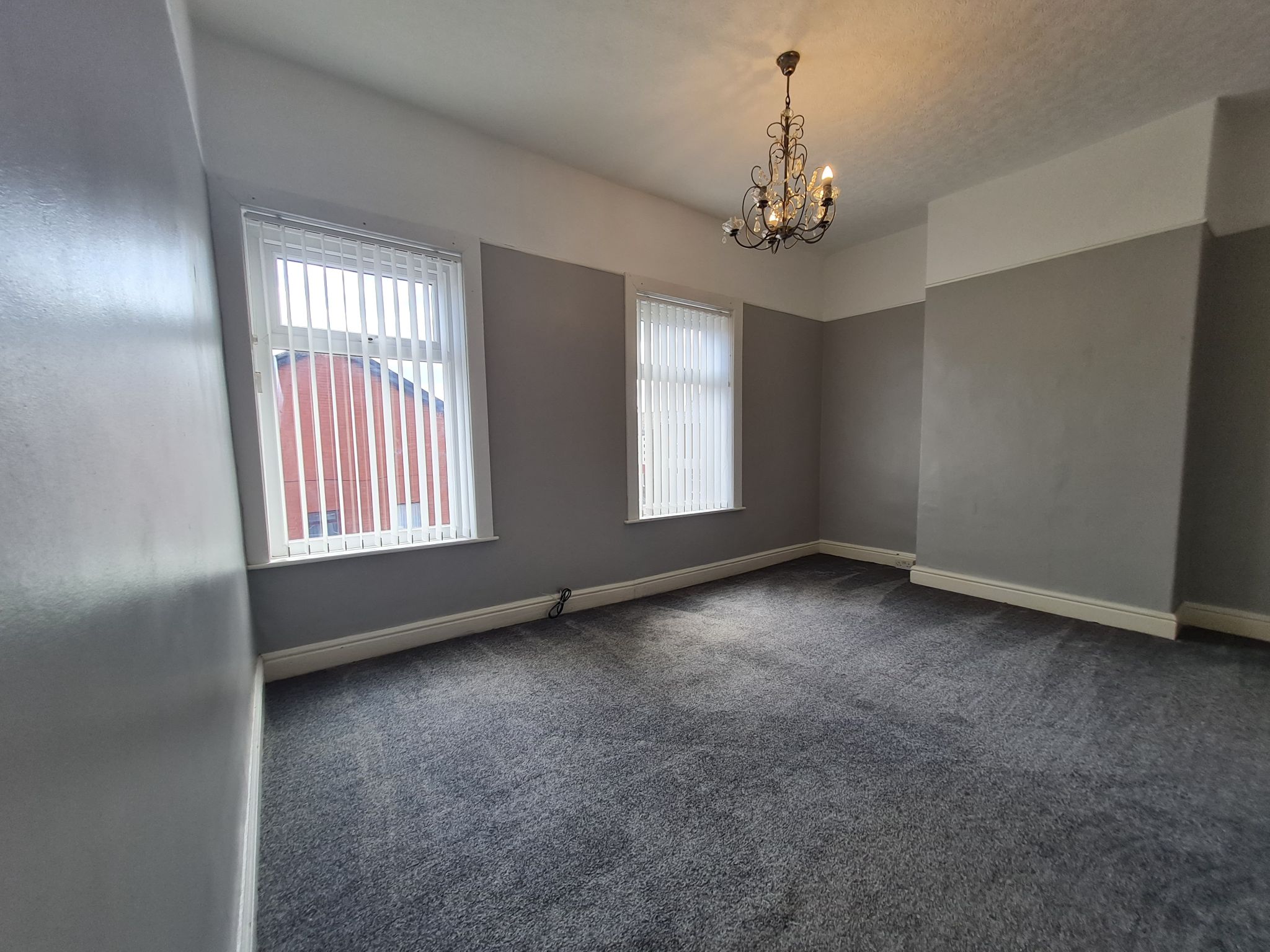 2 bedroom mid terraced house Let in Chorley - Double bedroom
