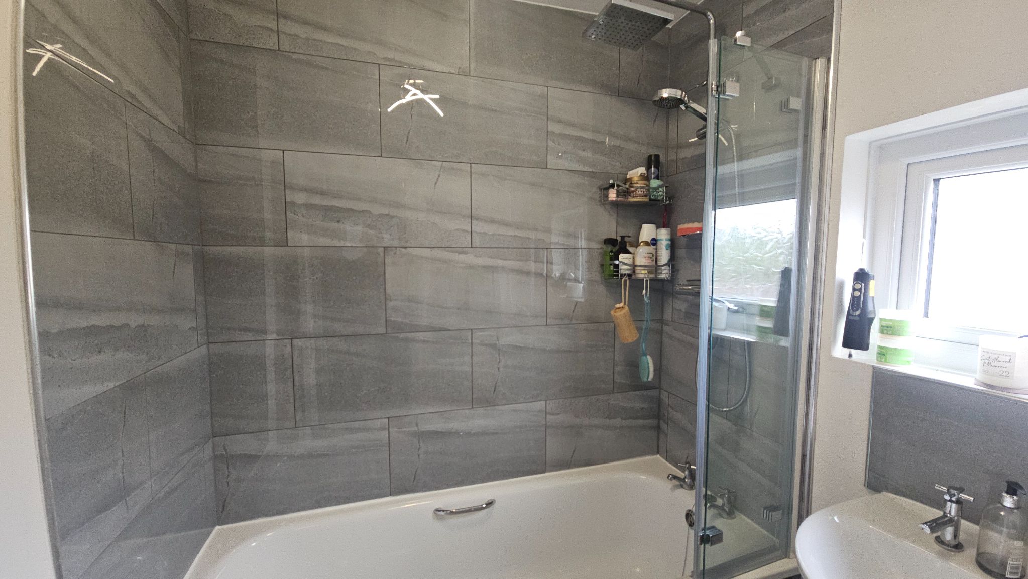3 bedroom semi-detached house Let in Chorley - bathroom