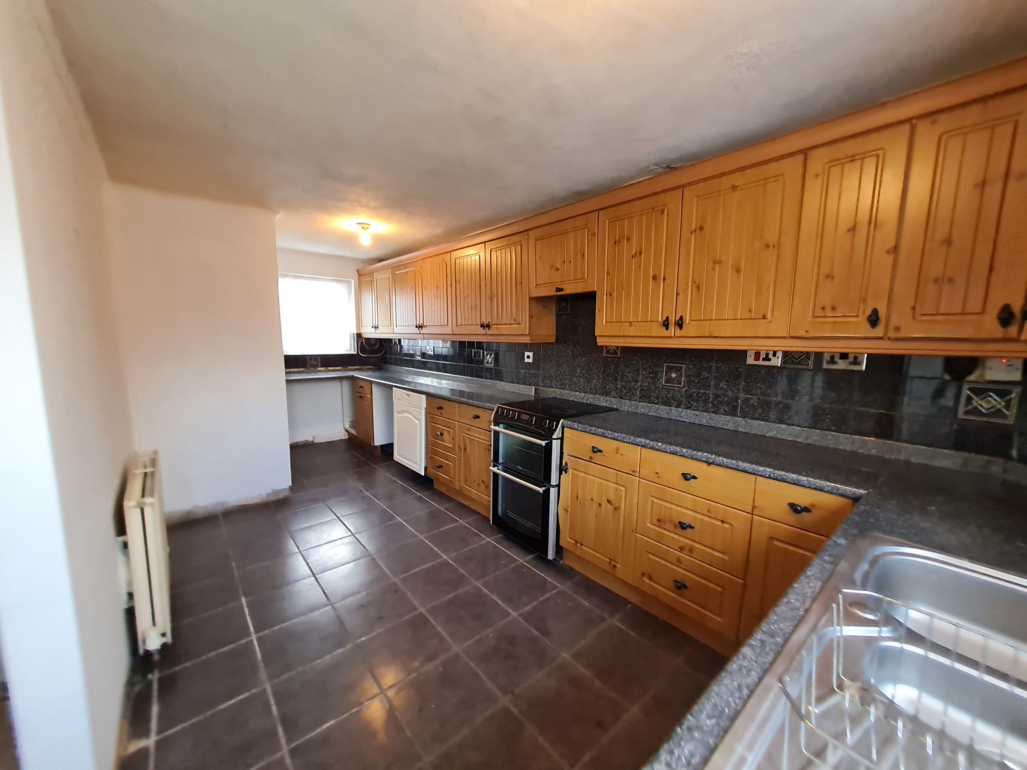 3 bedroom semi-detached house Let in Chorley - Property photograph