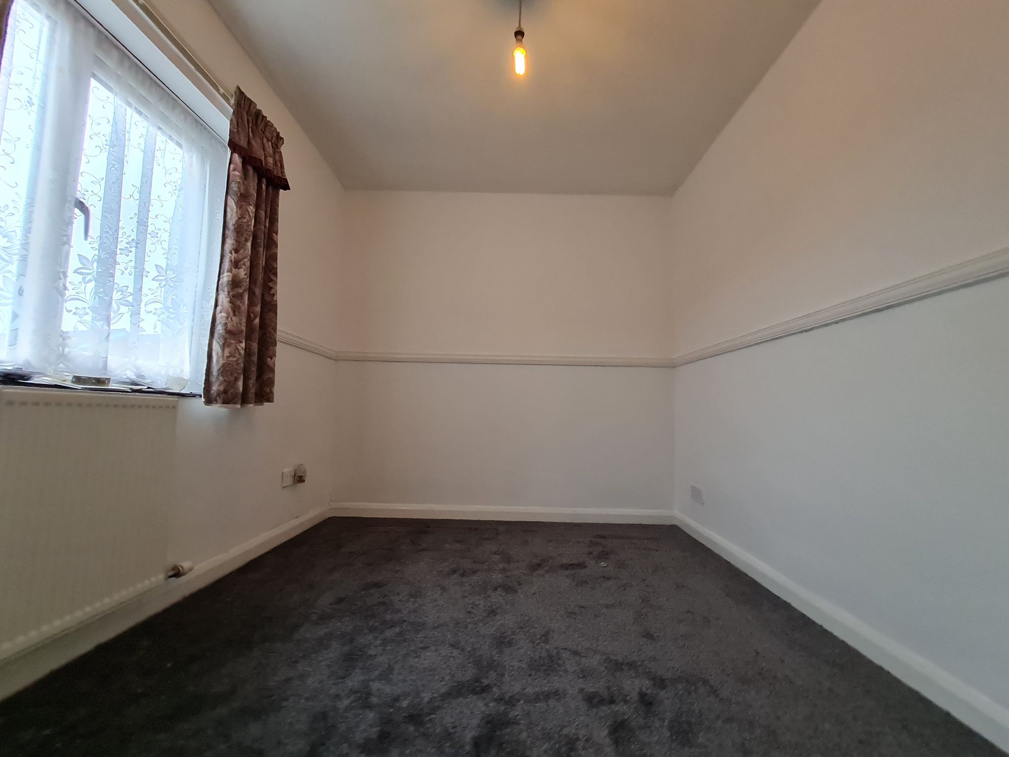 3 bedroom semi-detached house Let in Chorley - Third double bedroom