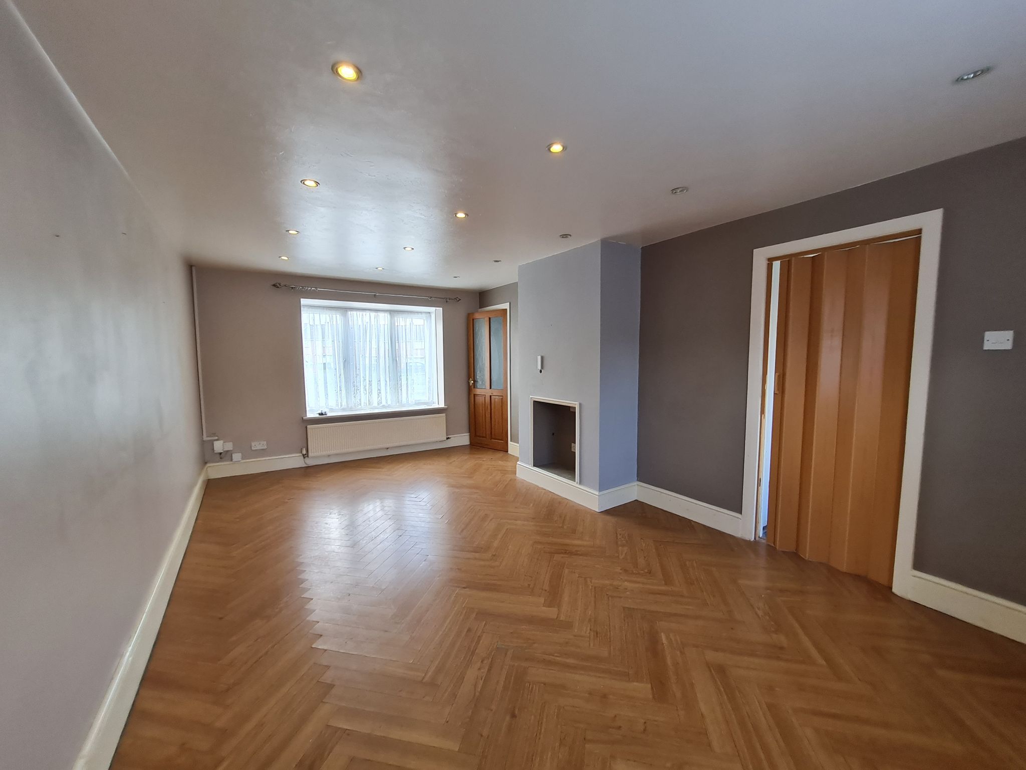 3 bedroom semi-detached house Let in Chorley - Lounge