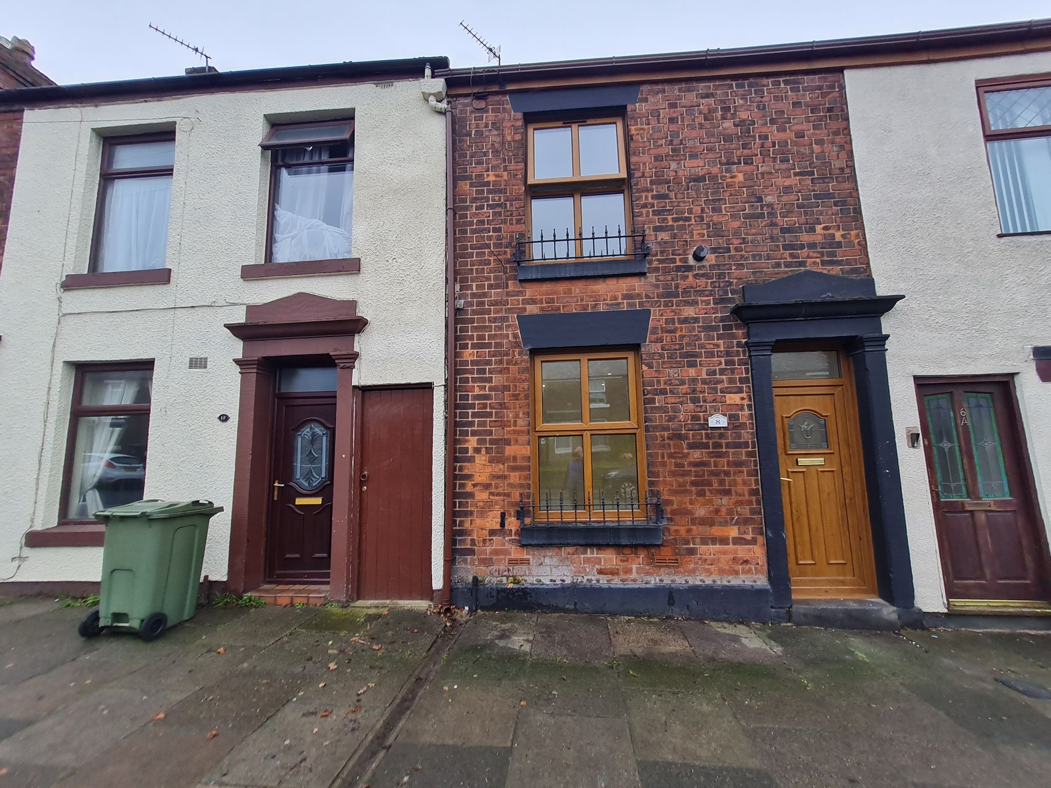 2 bedroom mid terraced house Let in Chorley - Property photograph