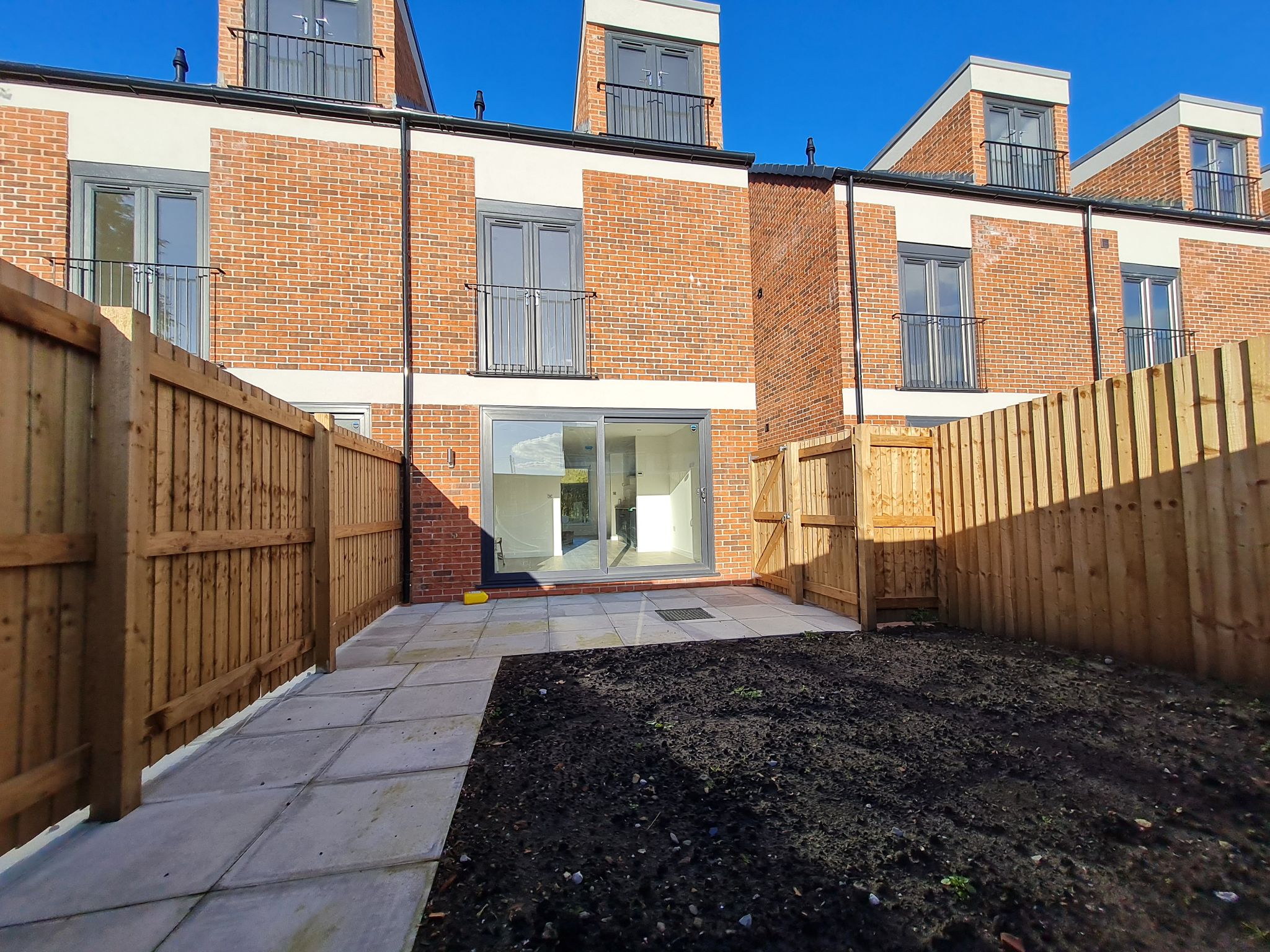 3 bedroom semi-detached house Let in Chorley - rear garden