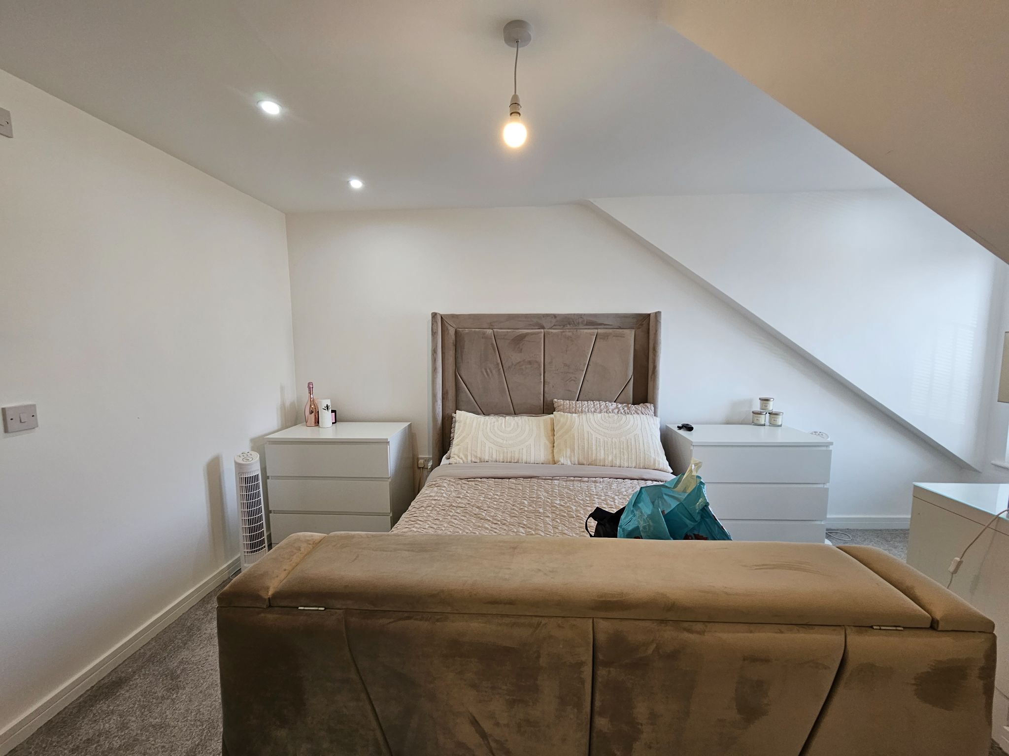 3 bedroom semi-detached house Let in Chorley - top floor