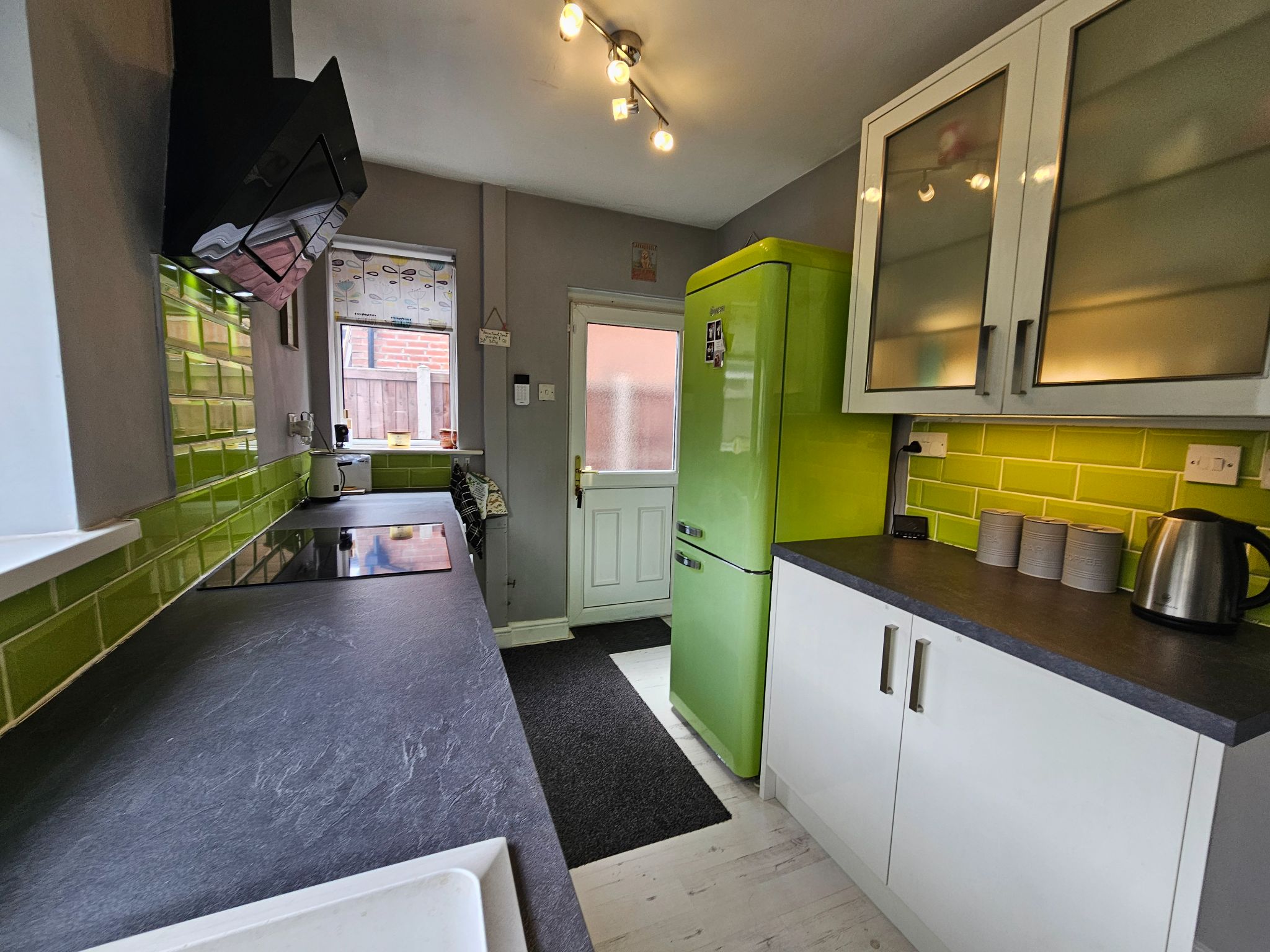 2 bedroom semi-detached house To Let in Preston - Property photograph