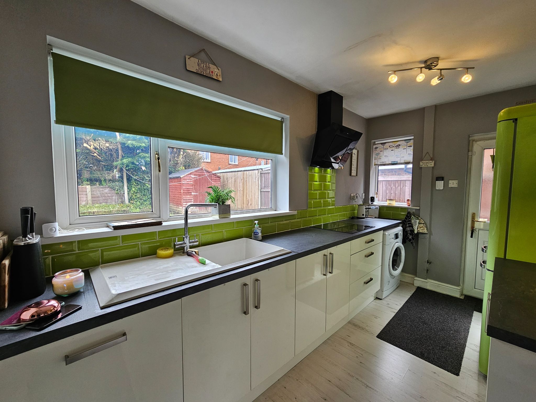 2 bedroom semi-detached house To Let in Preston - Property photograph