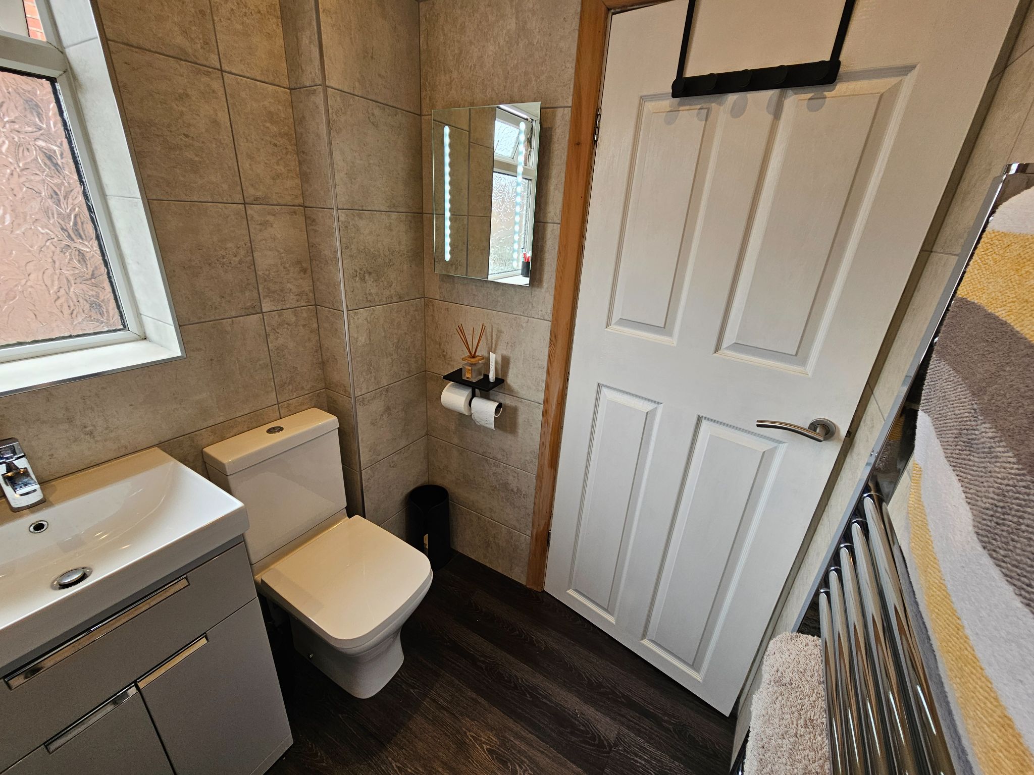 2 bedroom semi-detached house To Let in Preston - Family bathroom
