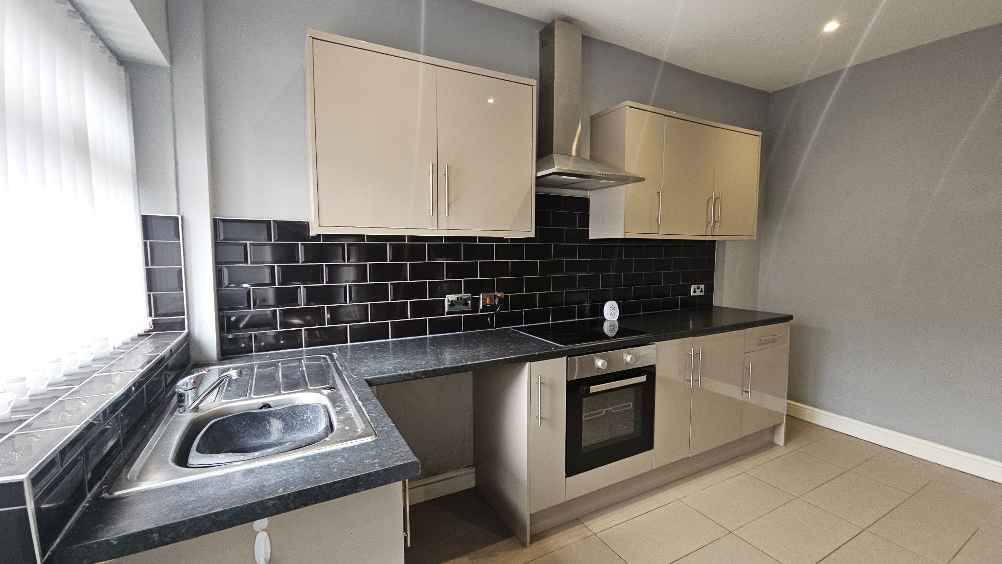 3 bedroom end terraced house To Let in Chorley - Property photograph