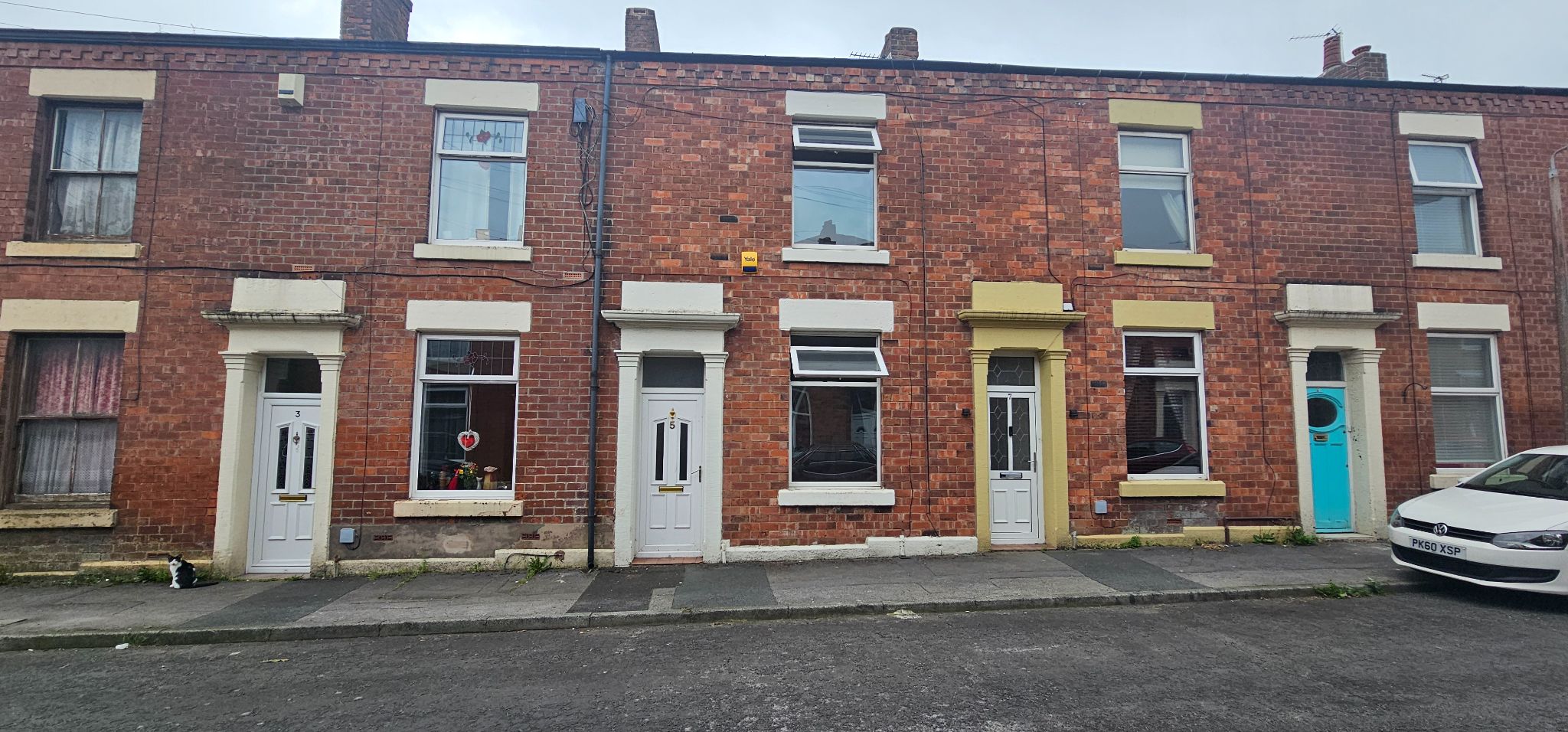 2 bedroom mid terraced house Let in Chorley - Property photograph
